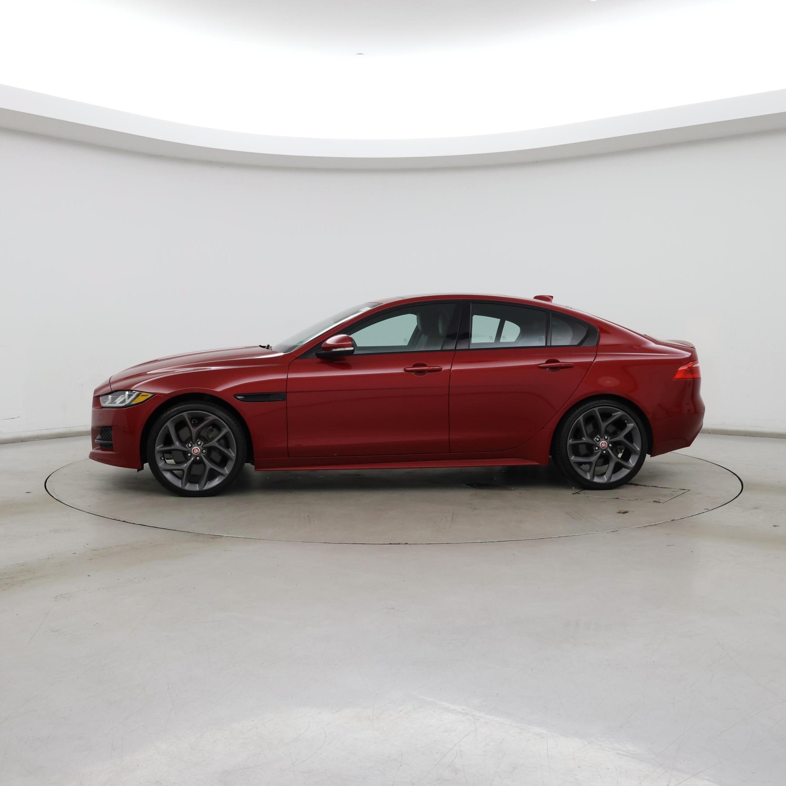 Thumbnail: 2017 Jaguar XE - 3