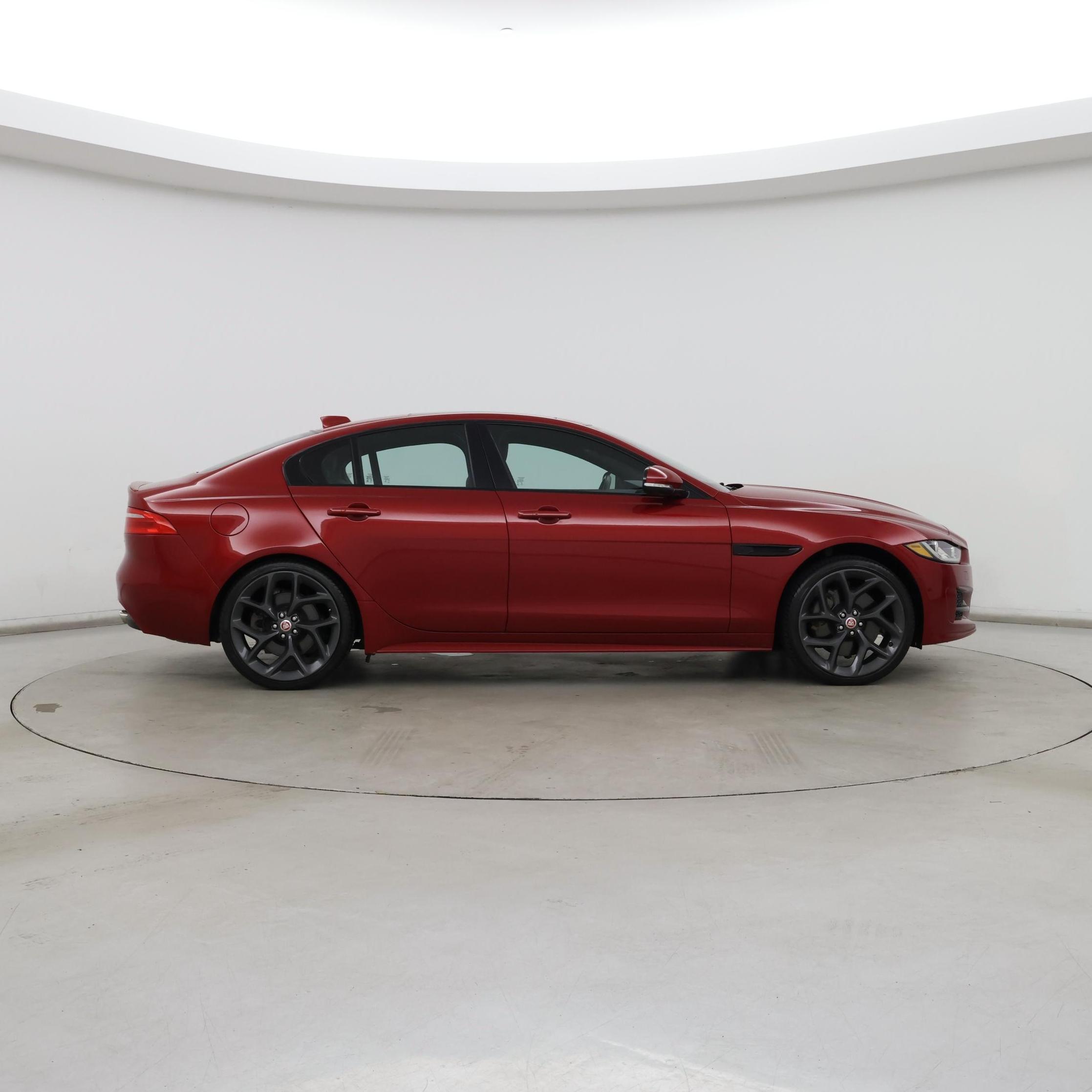 Thumbnail: 2017 Jaguar XE - 7