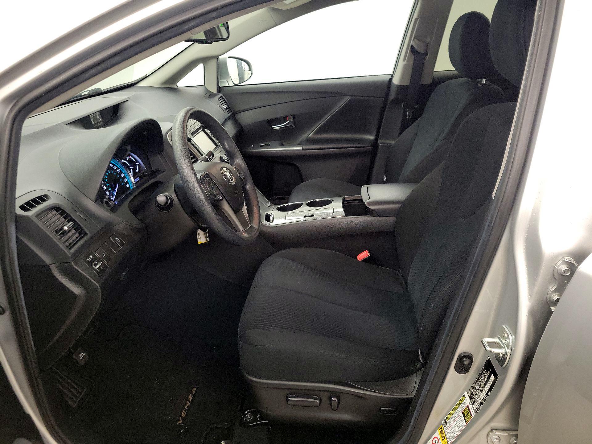 Thumbnail: 2014 Toyota Venza - 11