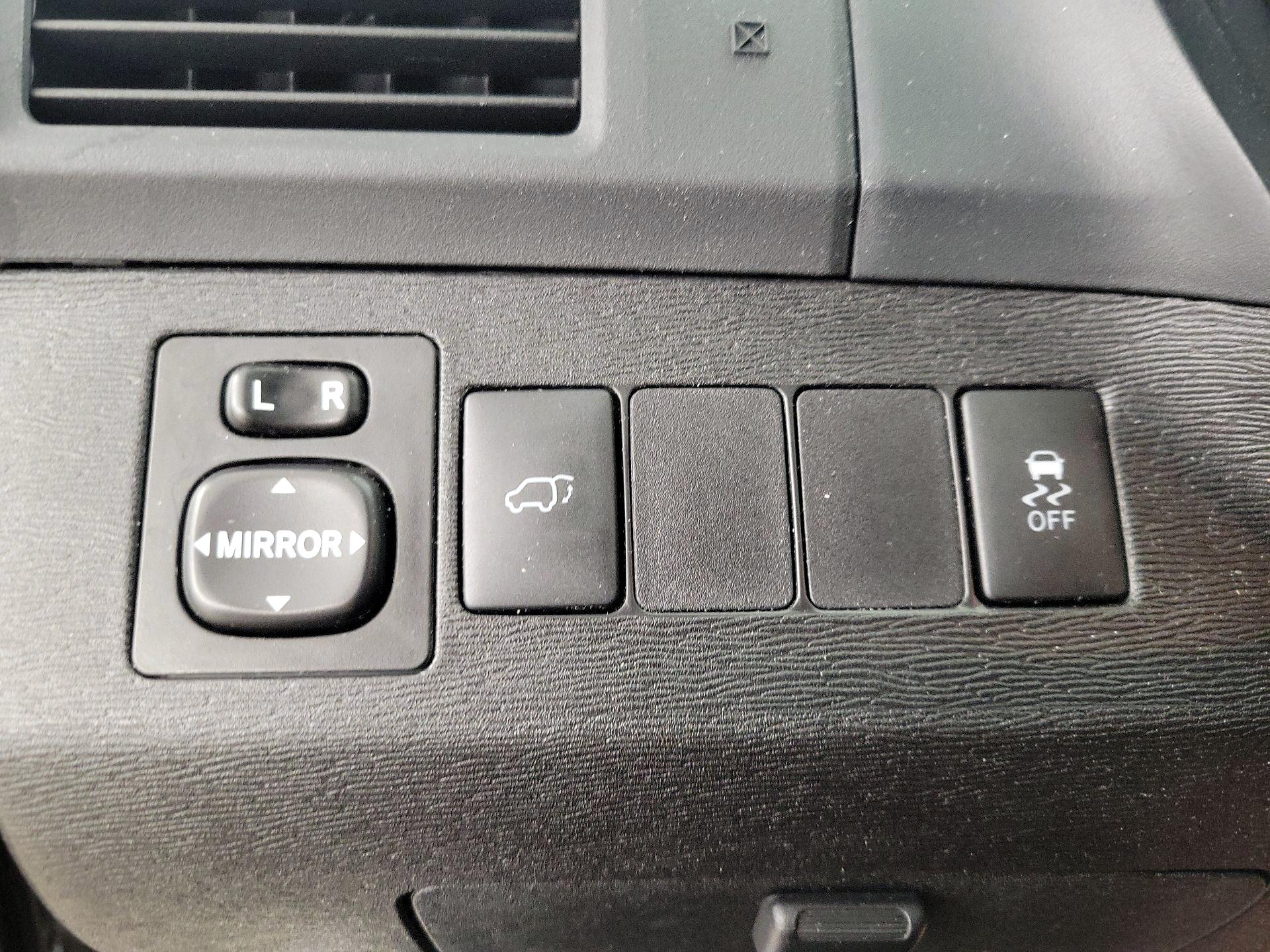 Thumbnail: 2014 Toyota Venza - 13