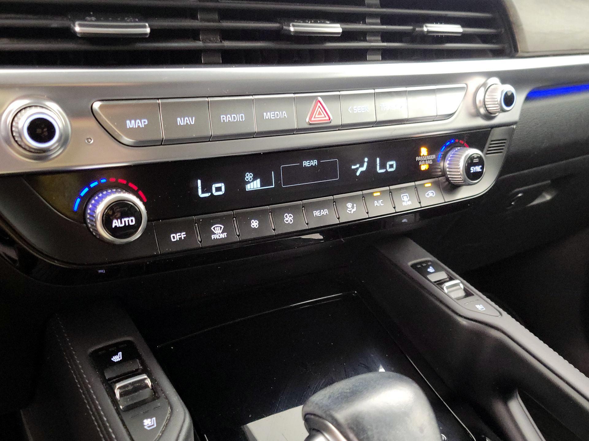 Thumbnail: 2020 Kia Telluride - 16