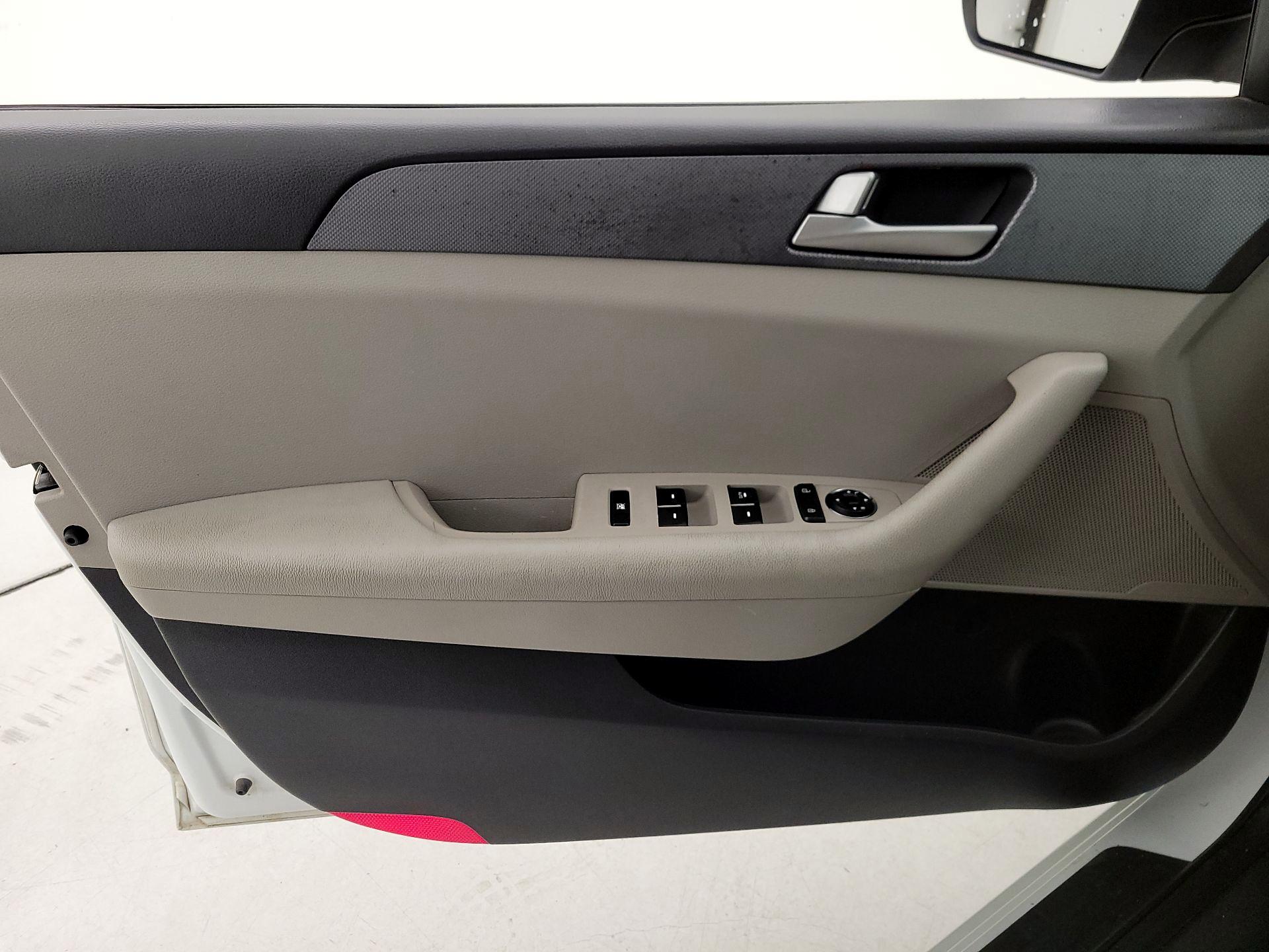 Thumbnail: 2017 Hyundai Sonata - 12