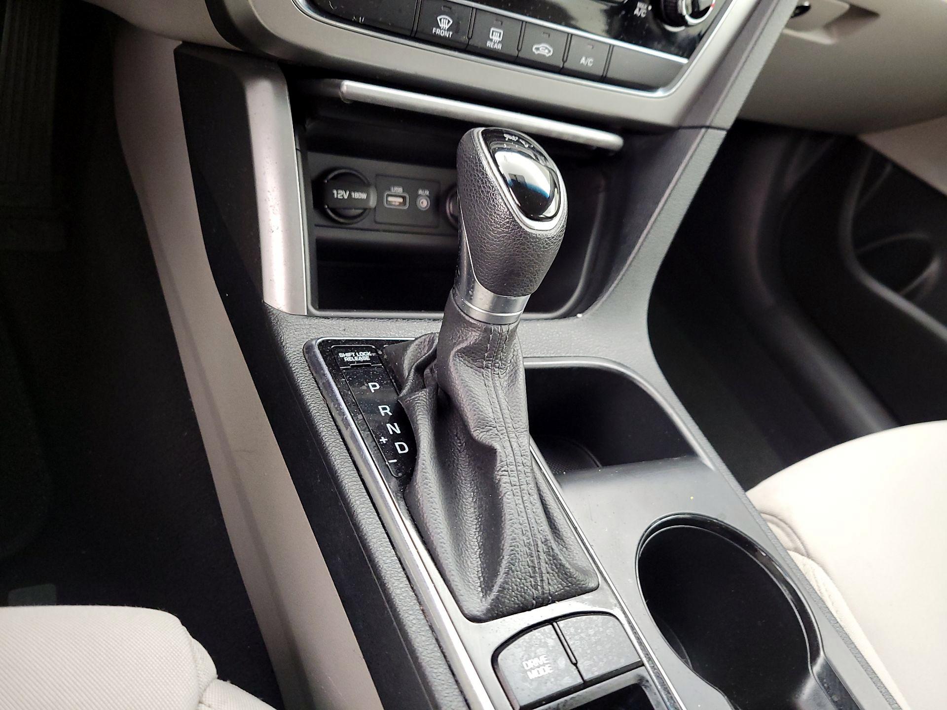 Thumbnail: 2017 Hyundai Sonata - 17