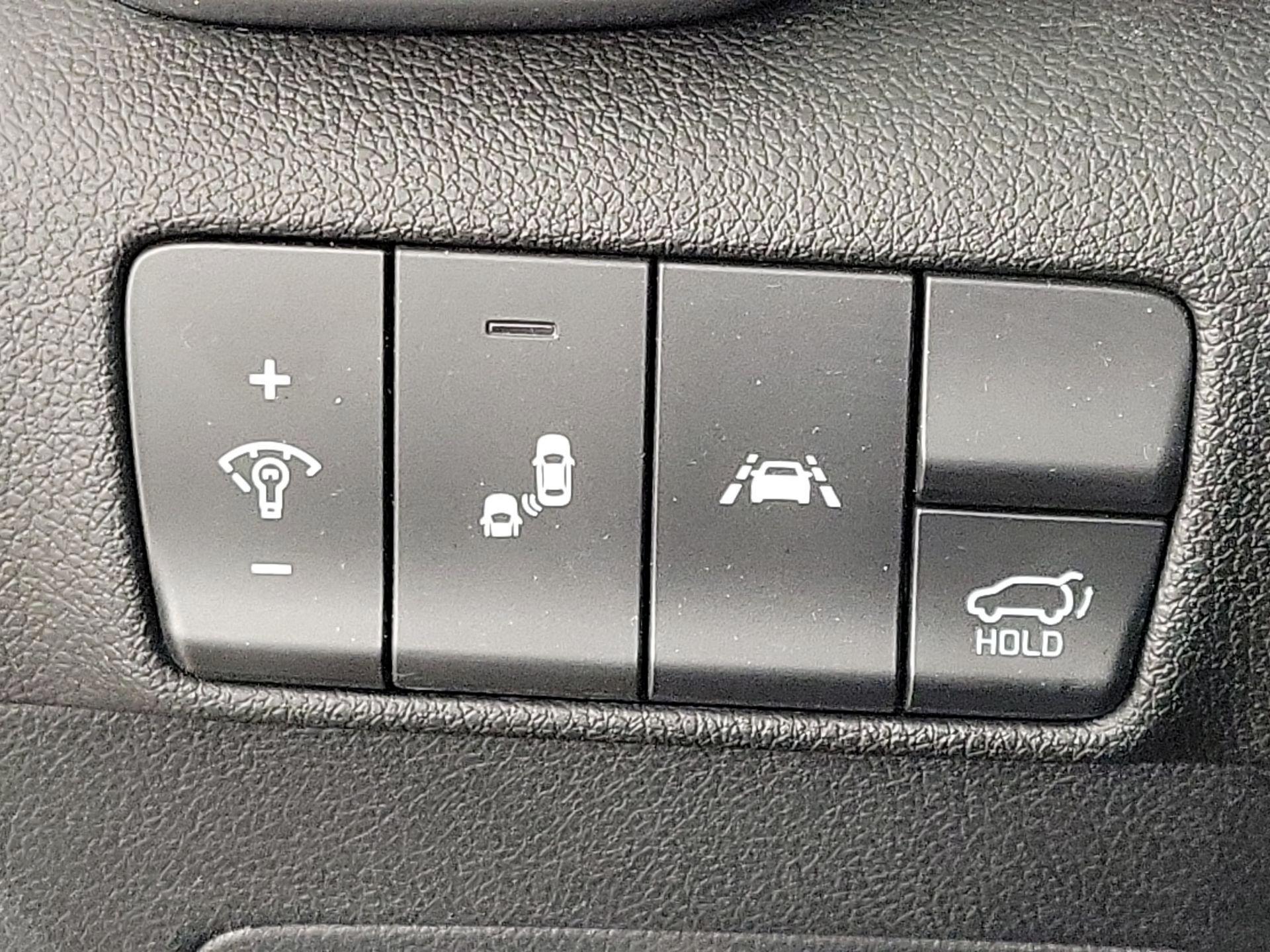 Thumbnail: 2022 Kia Sportage - 13