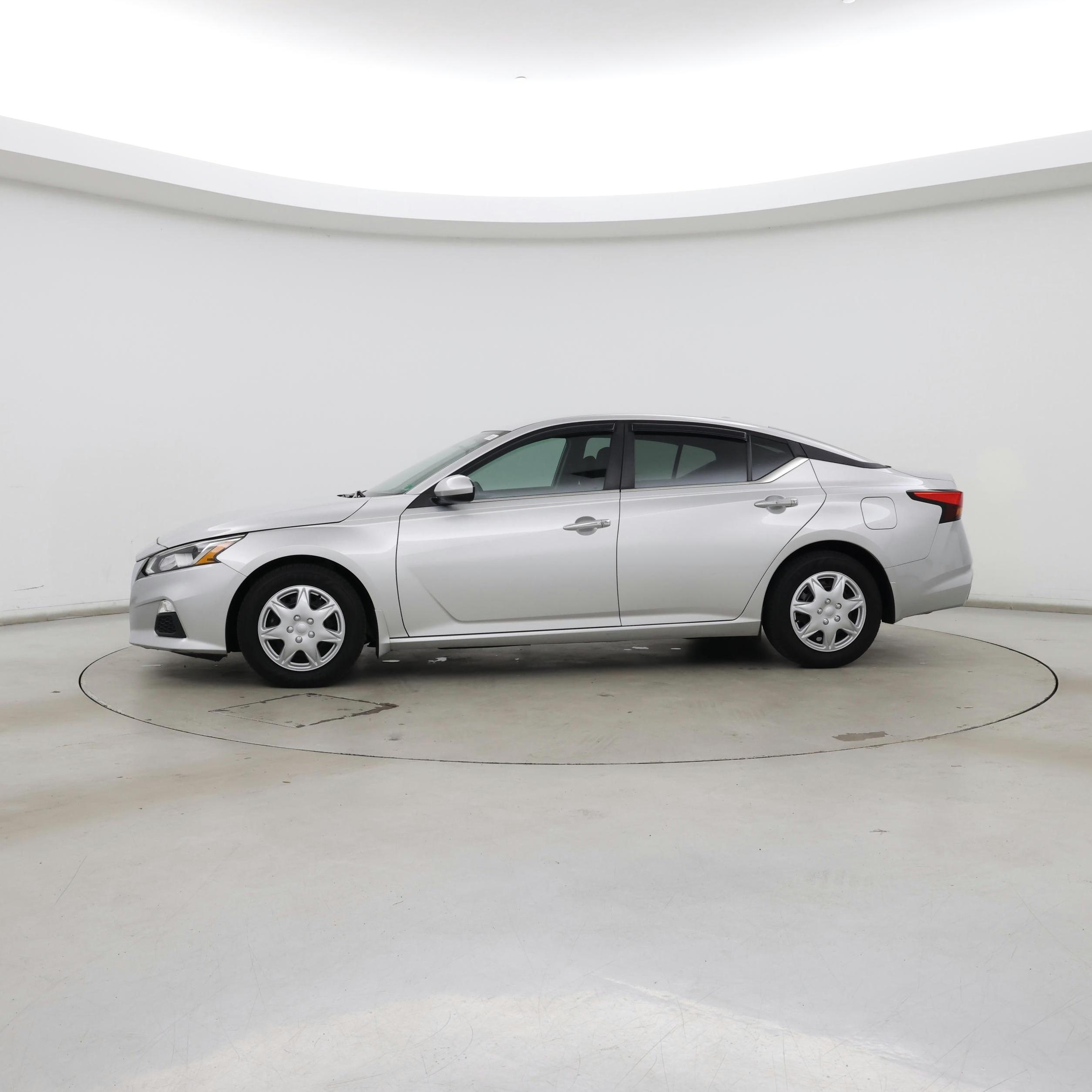 Thumbnail: 2020 Nissan Altima - 3