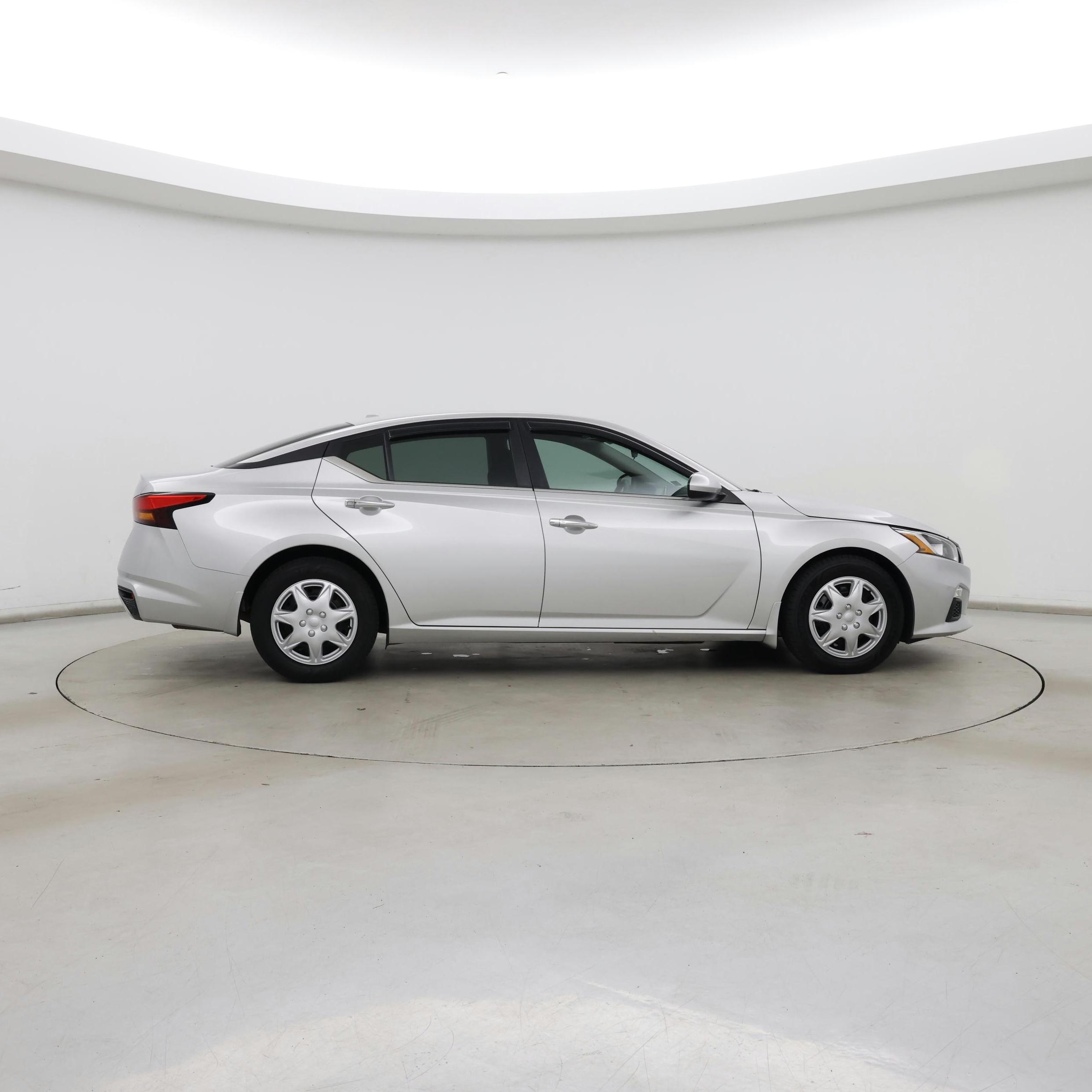 Thumbnail: 2020 Nissan Altima - 7