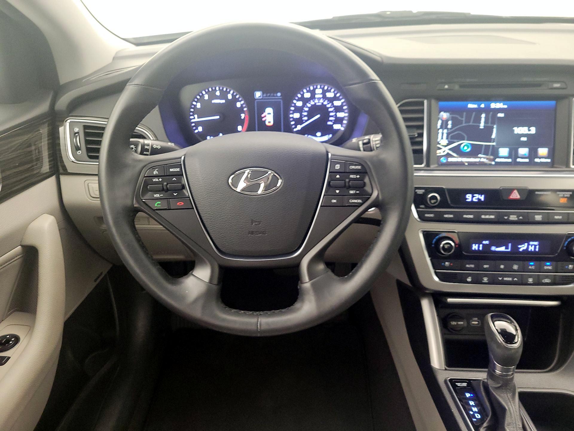 Thumbnail: 2016 Hyundai Sonata - 10