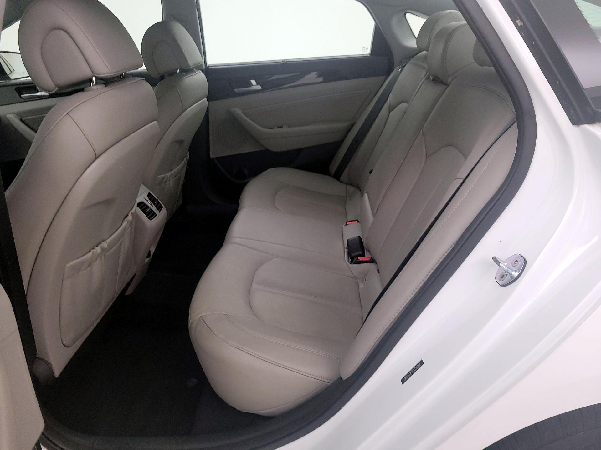 Thumbnail: 2016 Hyundai Sonata - 18