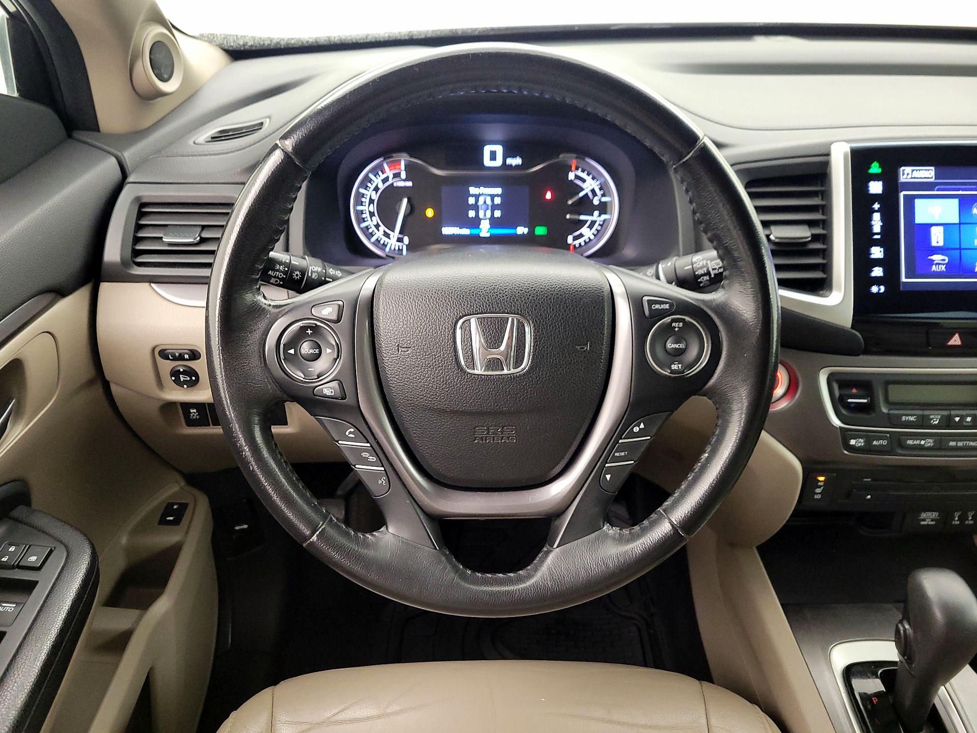 Thumbnail: 2016 Honda Pilot - 10