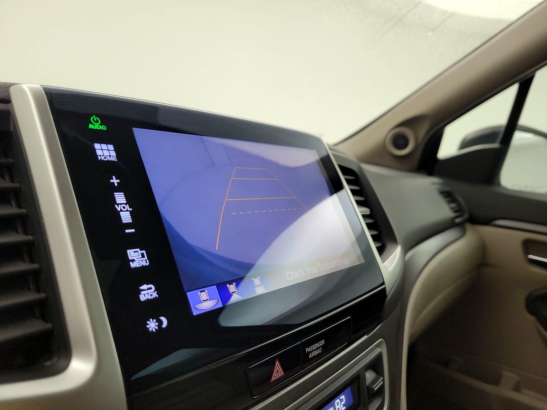 Thumbnail: 2016 Honda Pilot - 14