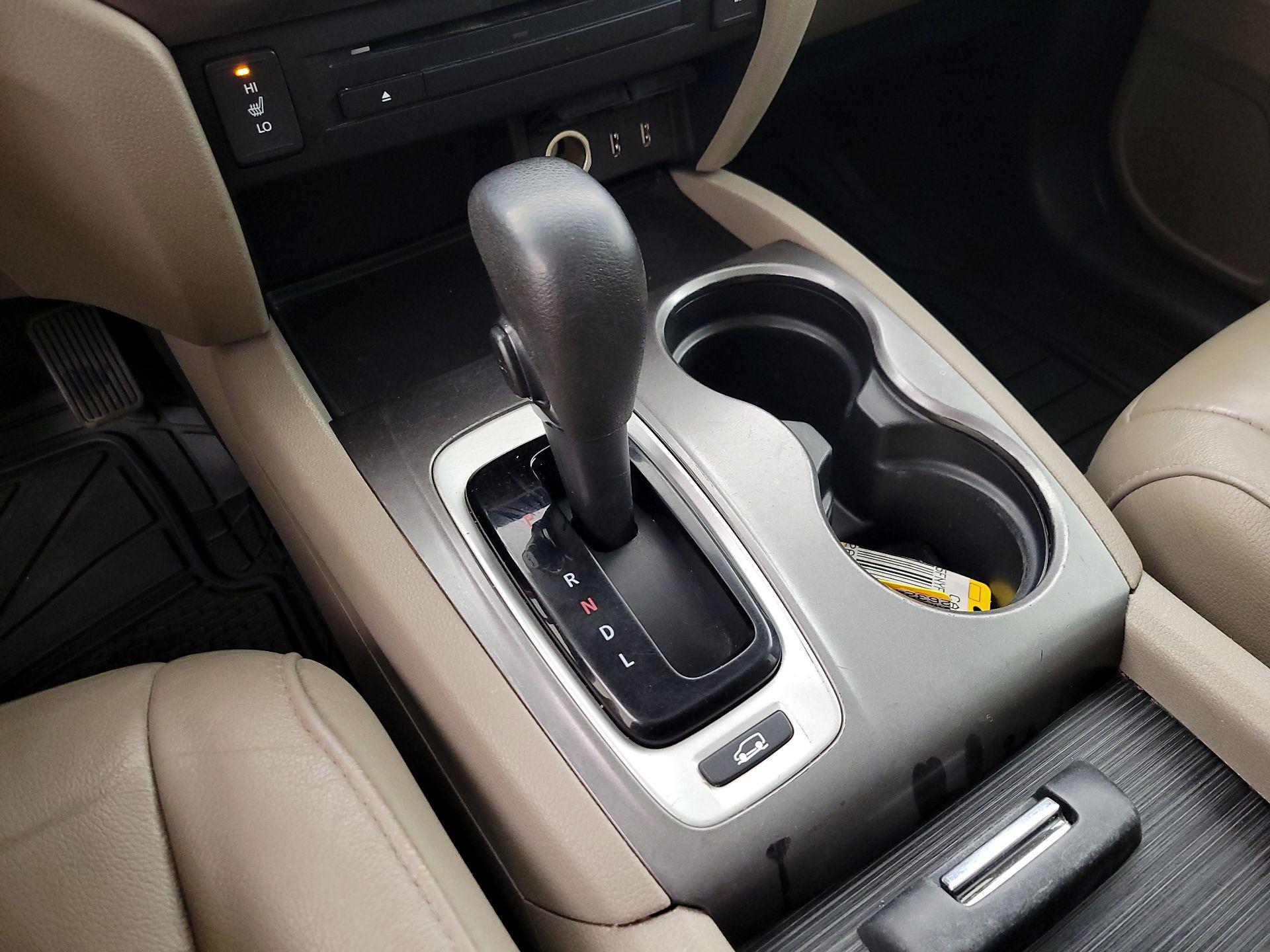 Thumbnail: 2016 Honda Pilot - 17