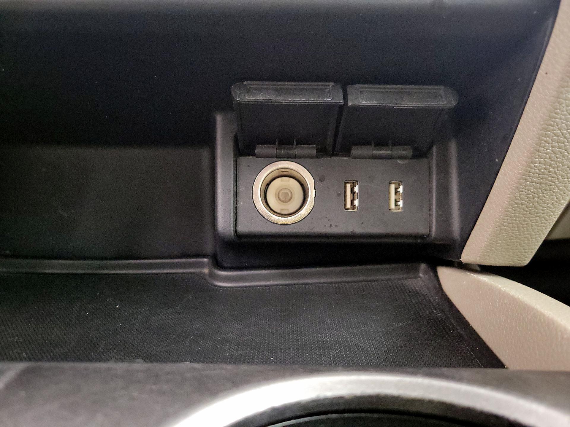 Thumbnail: 2016 Honda Pilot - 18