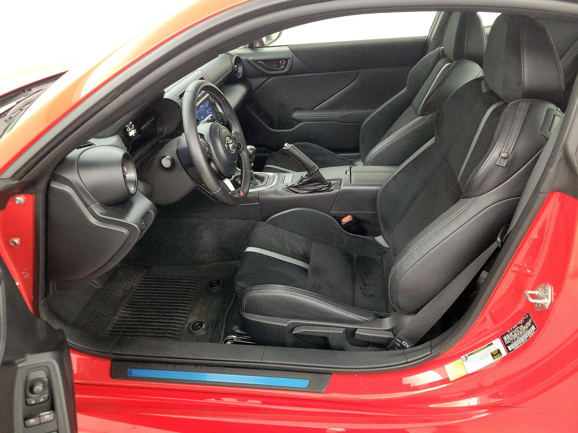 Thumbnail: 2025 Toyota GR86 - 11