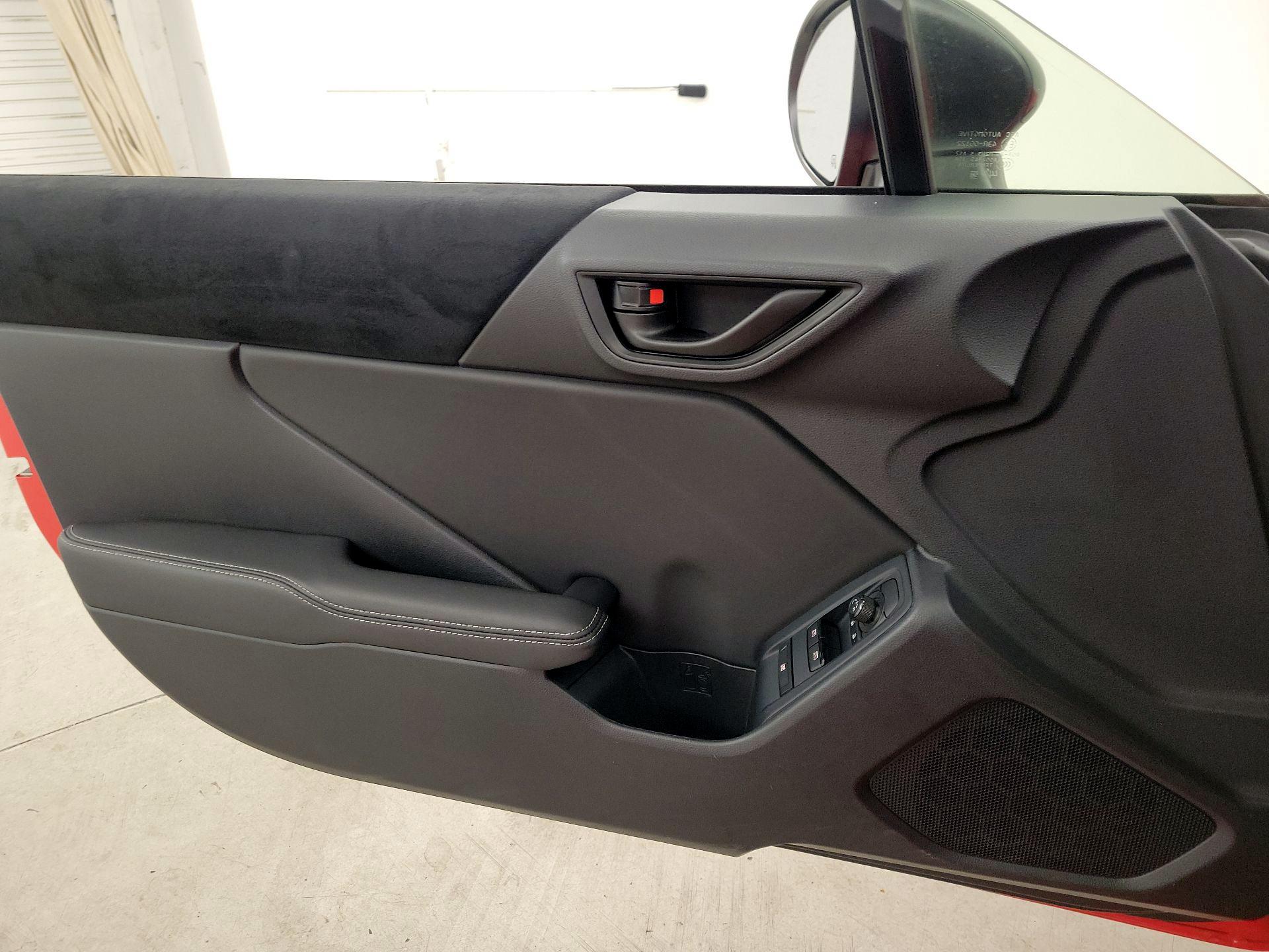 Thumbnail: 2025 Toyota GR86 - 12