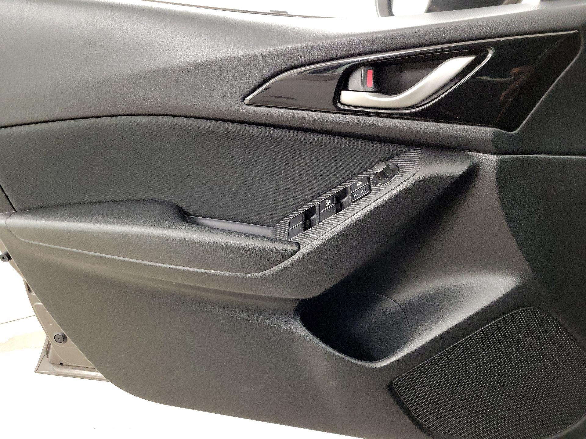 Thumbnail: 2016 Mazda Mazda3 - 12