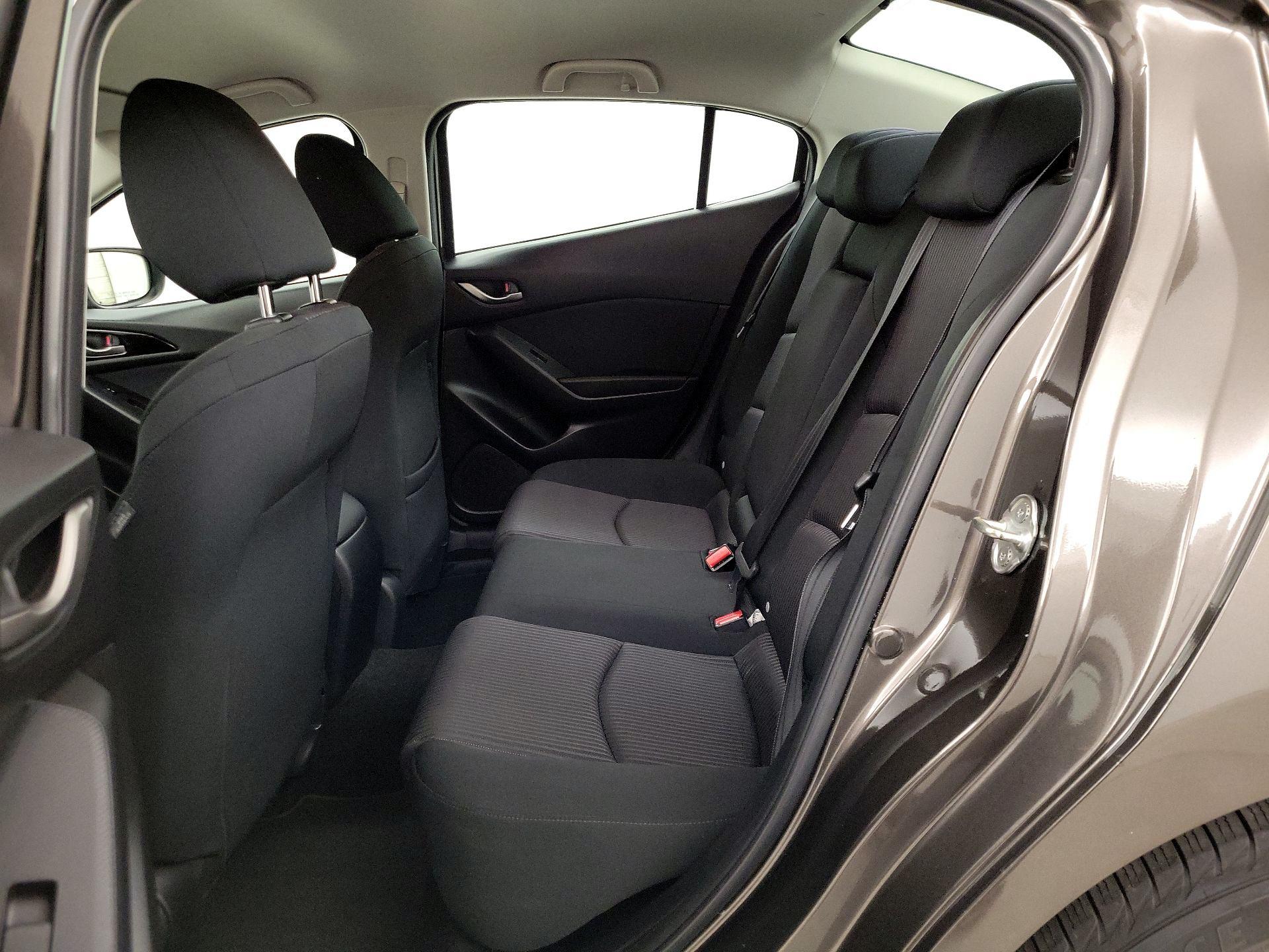 Thumbnail: 2016 Mazda Mazda3 - 19