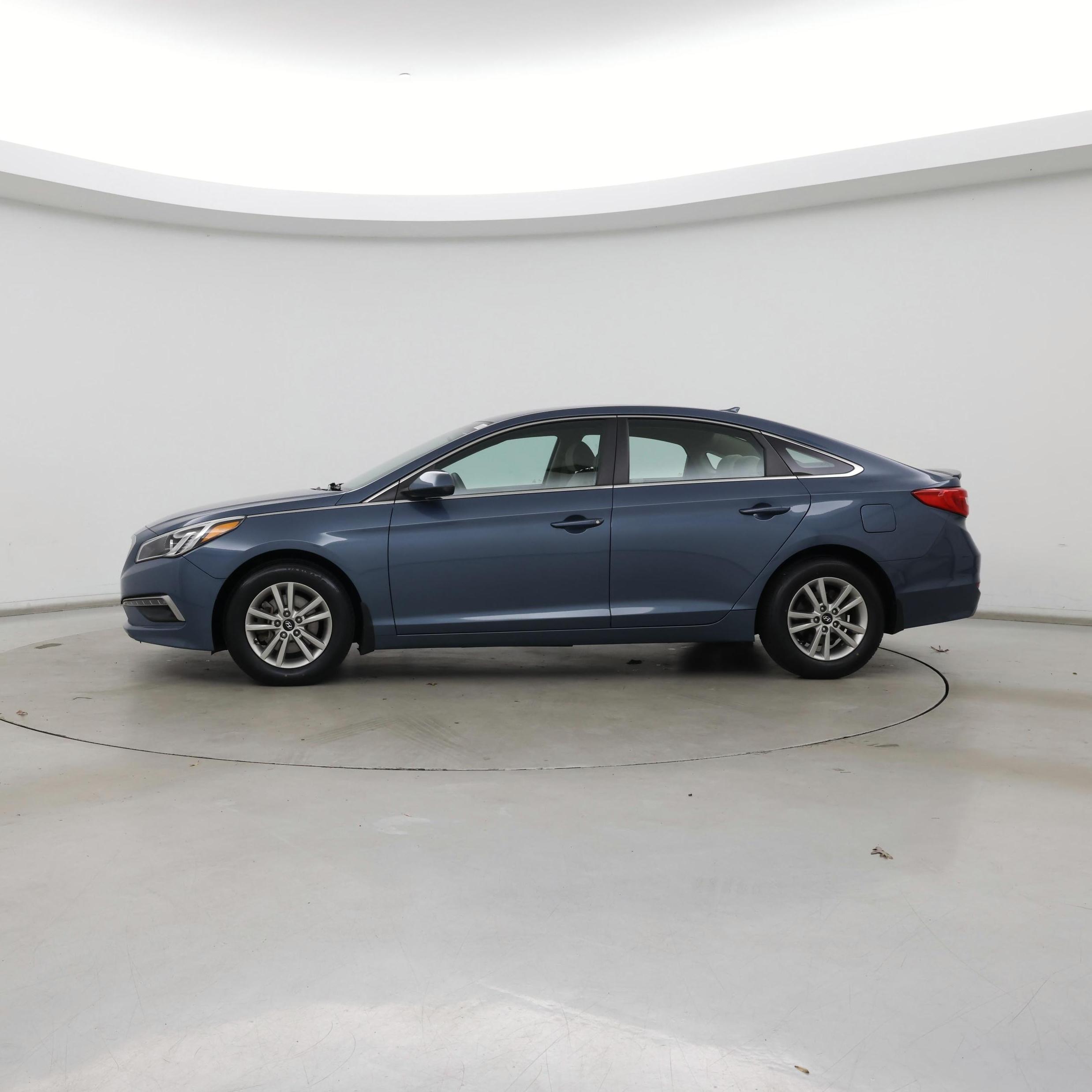 Thumbnail: 2015 Hyundai Sonata - 3