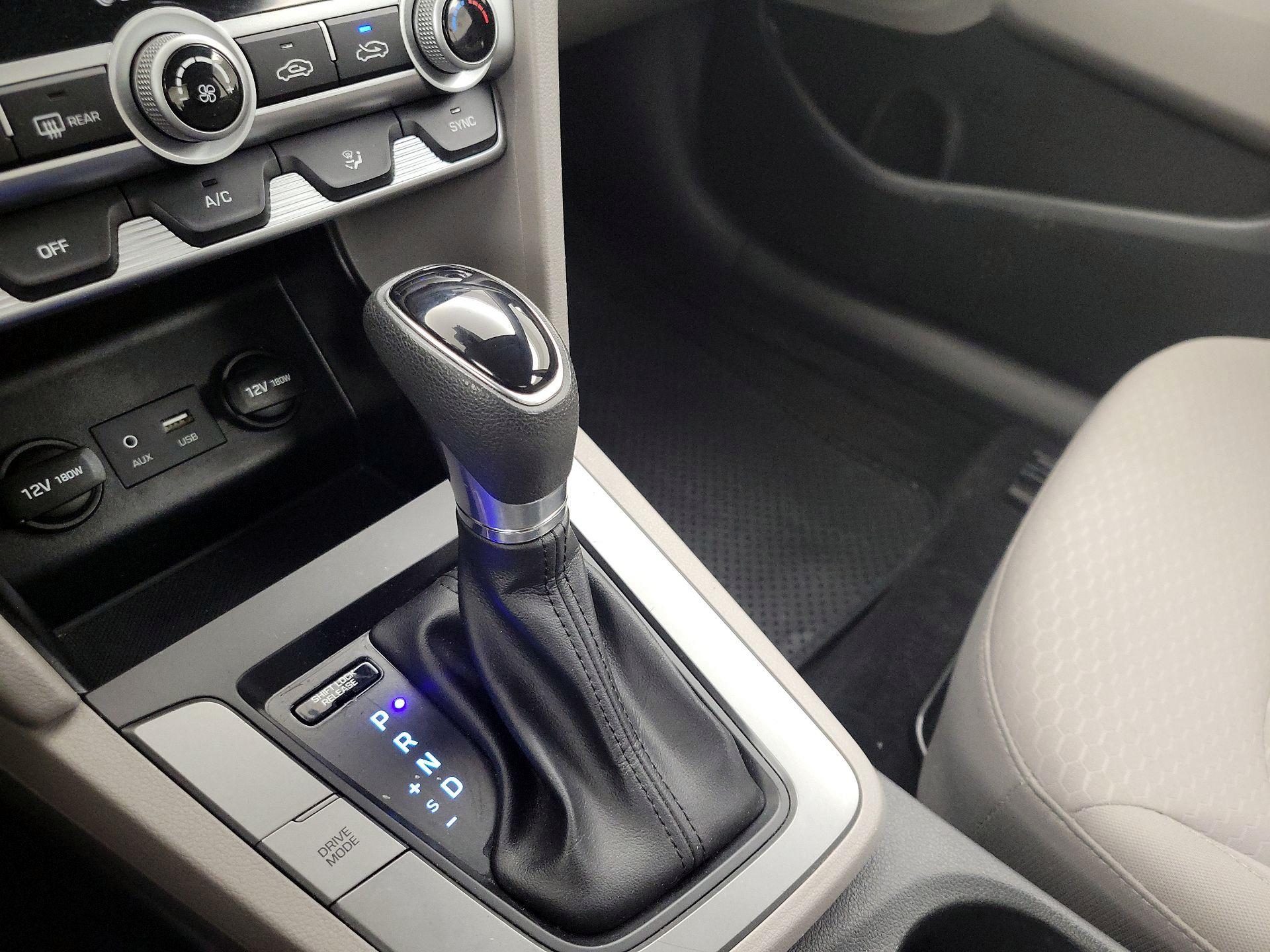 Thumbnail: 2020 Hyundai Elantra - 17