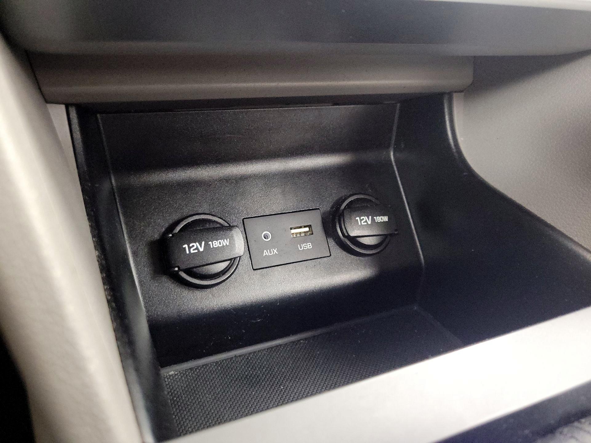 Thumbnail: 2020 Hyundai Elantra - 18