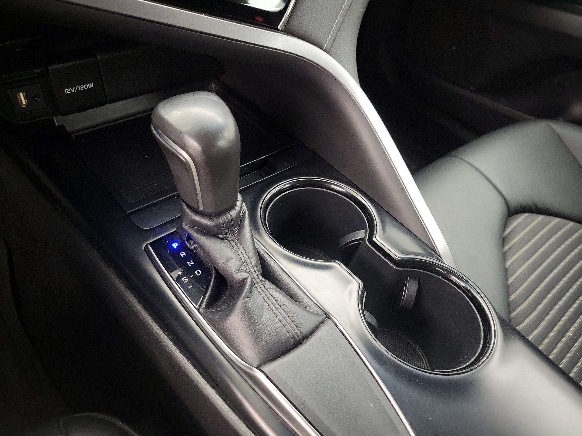 Thumbnail: 2018 Toyota Camry - 17