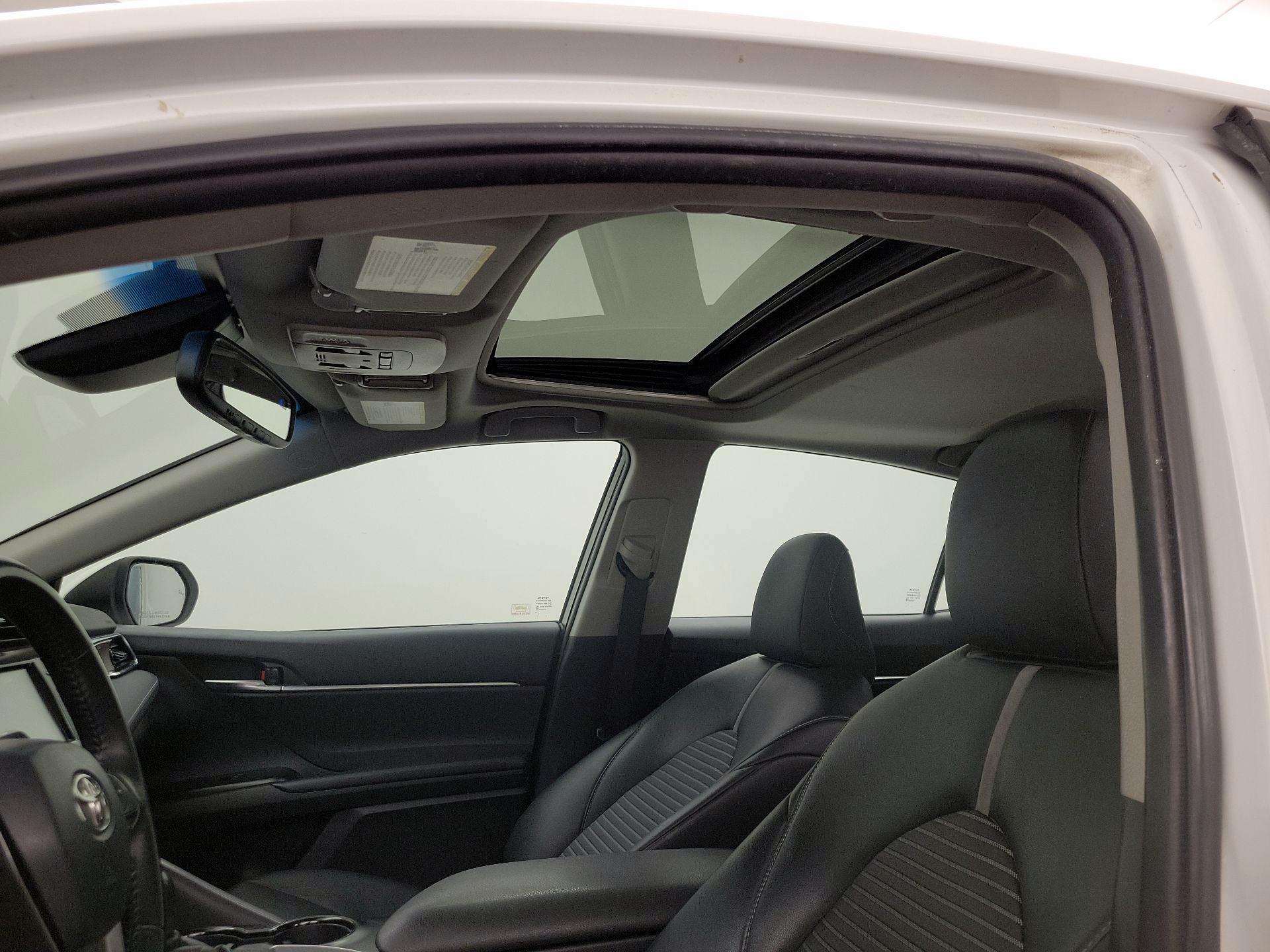 Thumbnail: 2018 Toyota Camry - 19