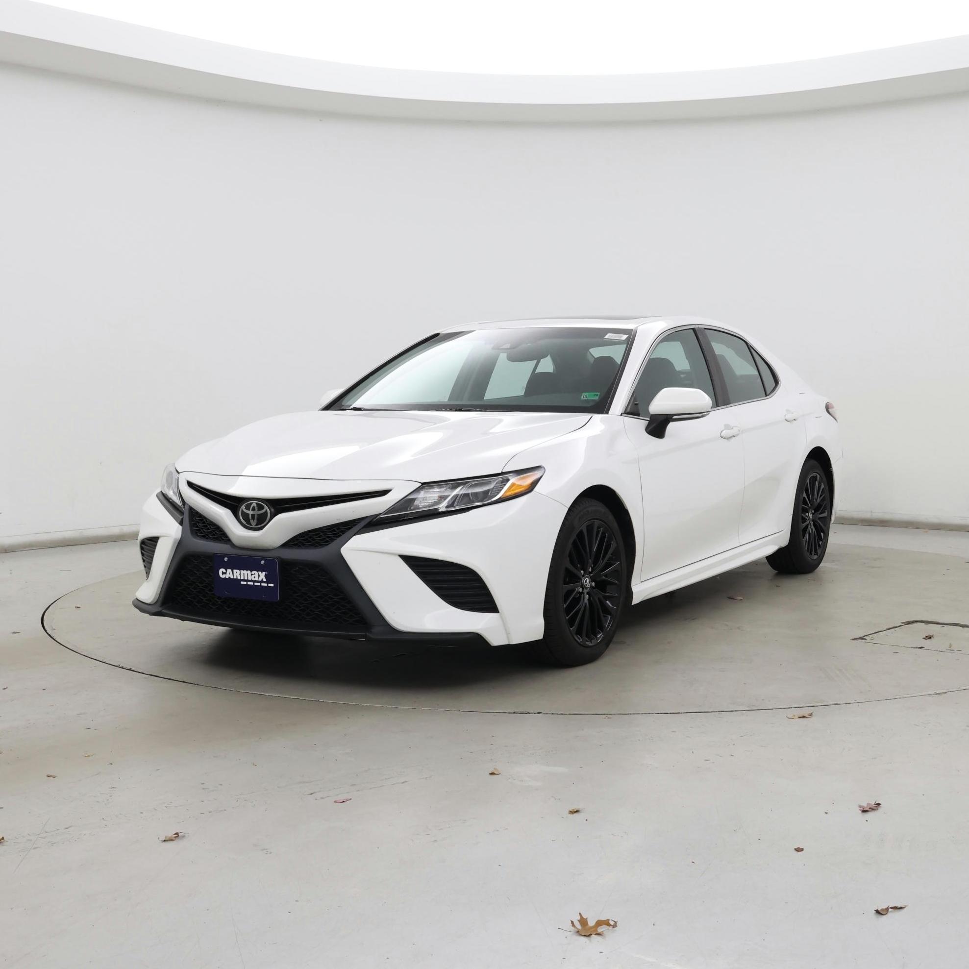 Thumbnail: 2018 Toyota Camry - 4