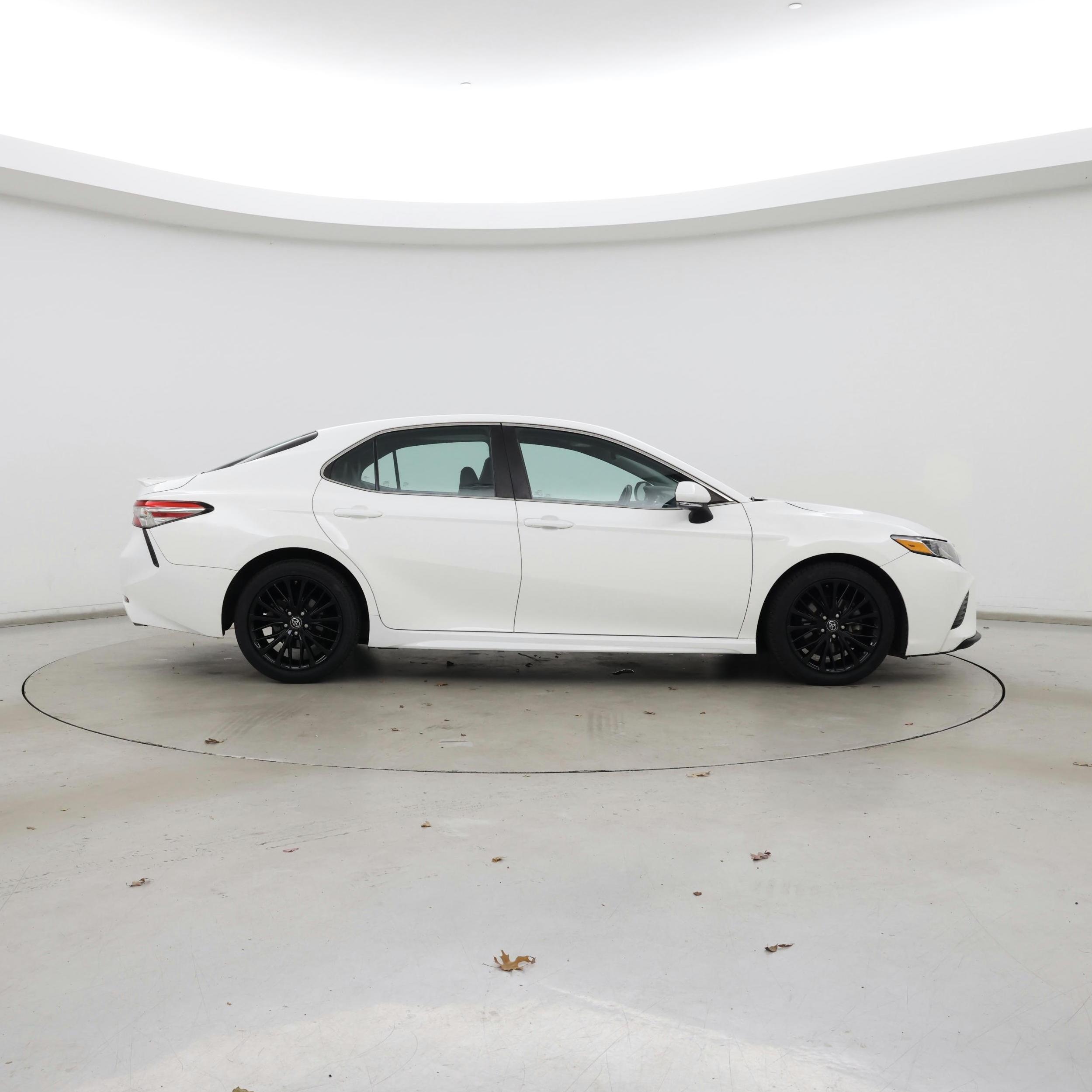 Thumbnail: 2018 Toyota Camry - 7