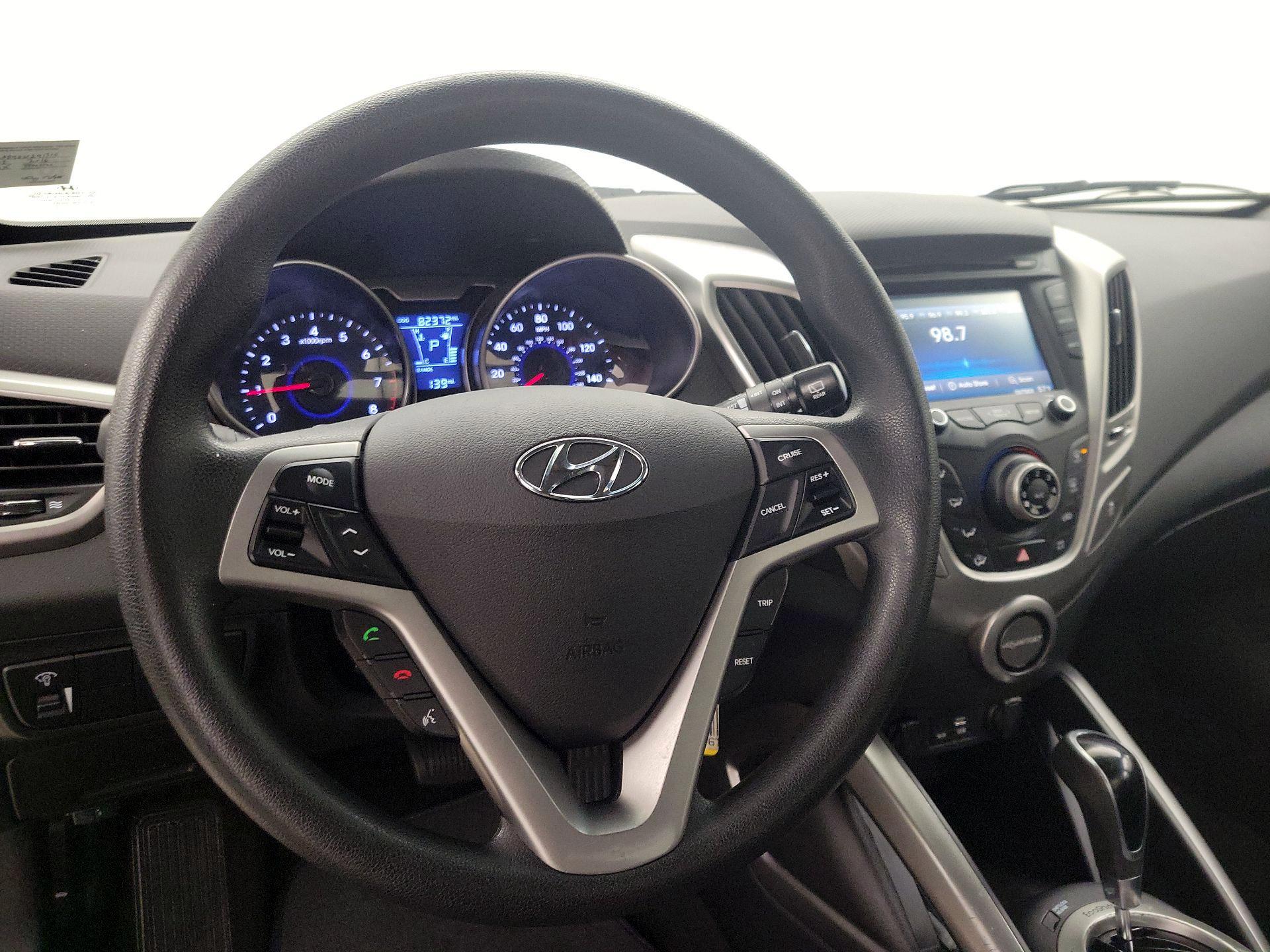 Thumbnail: 2016 Hyundai Veloster - 10