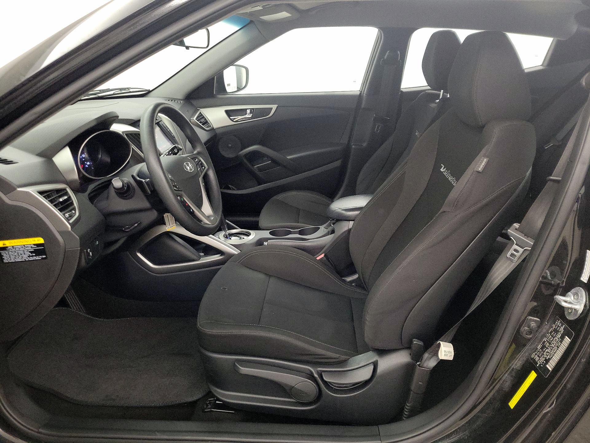 Thumbnail: 2016 Hyundai Veloster - 11