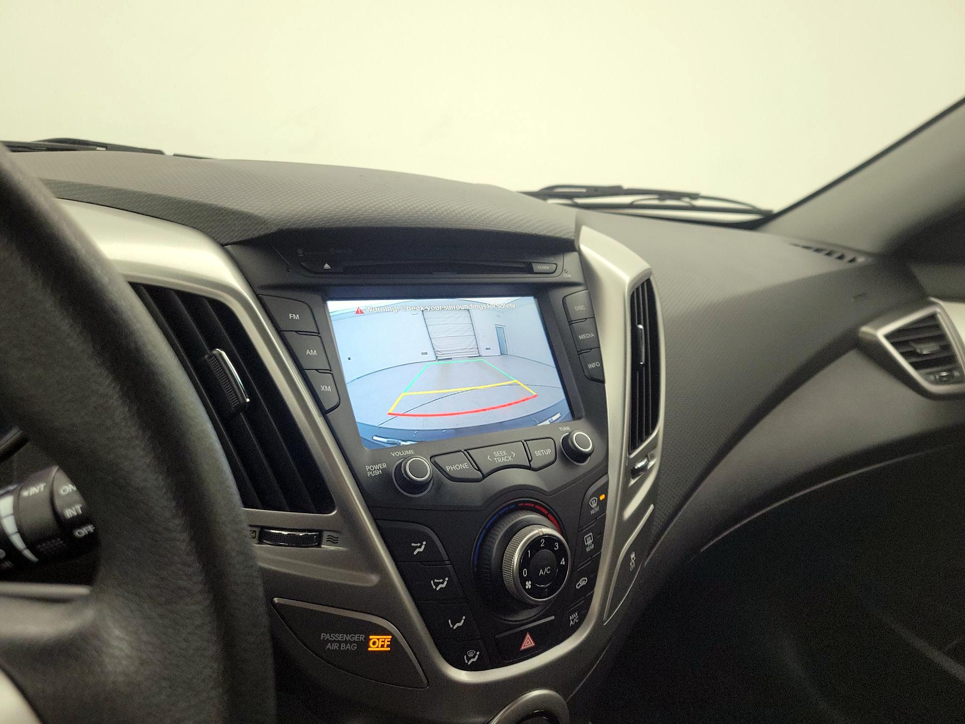 Thumbnail: 2016 Hyundai Veloster - 14