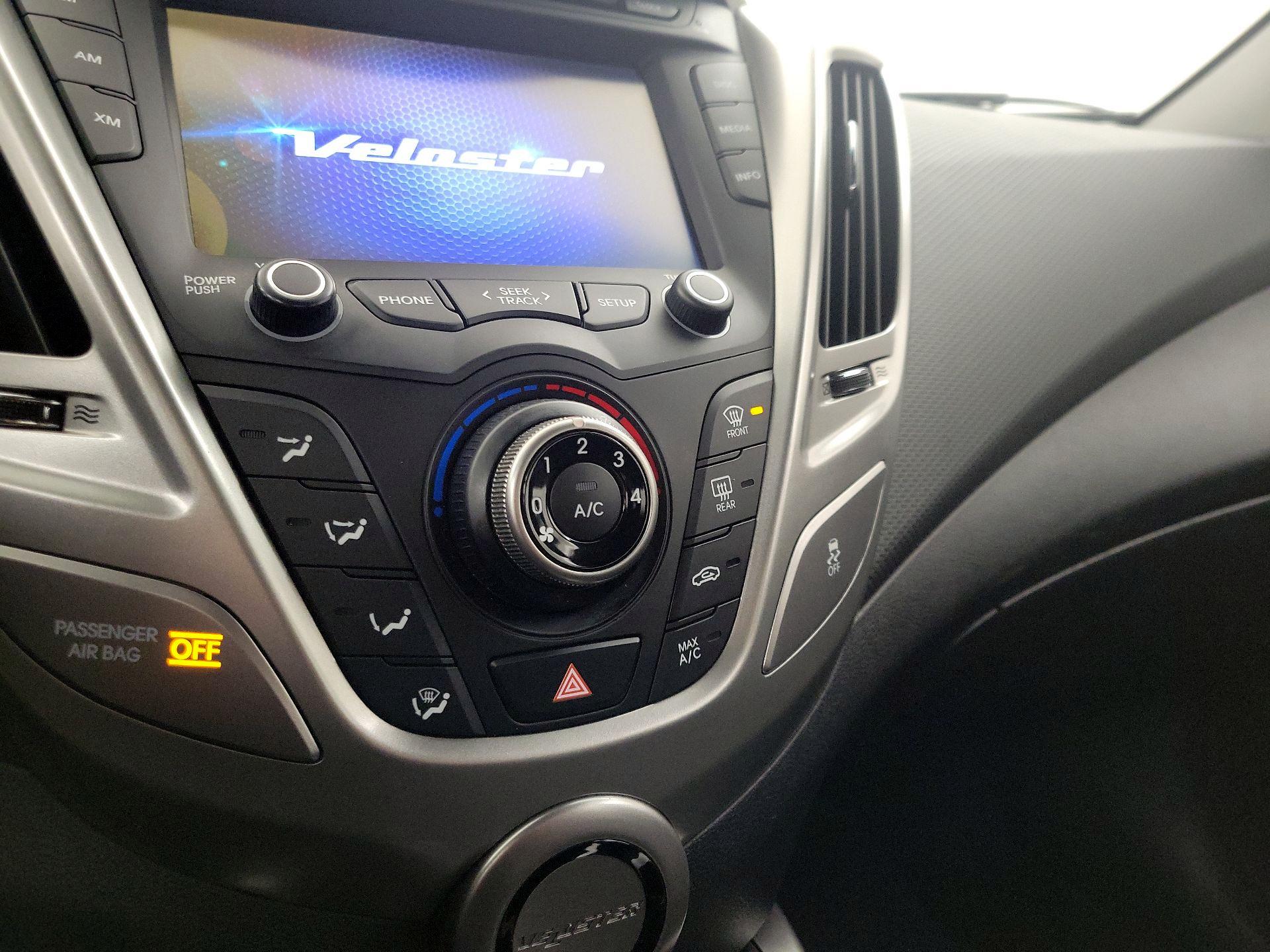 Thumbnail: 2016 Hyundai Veloster - 16