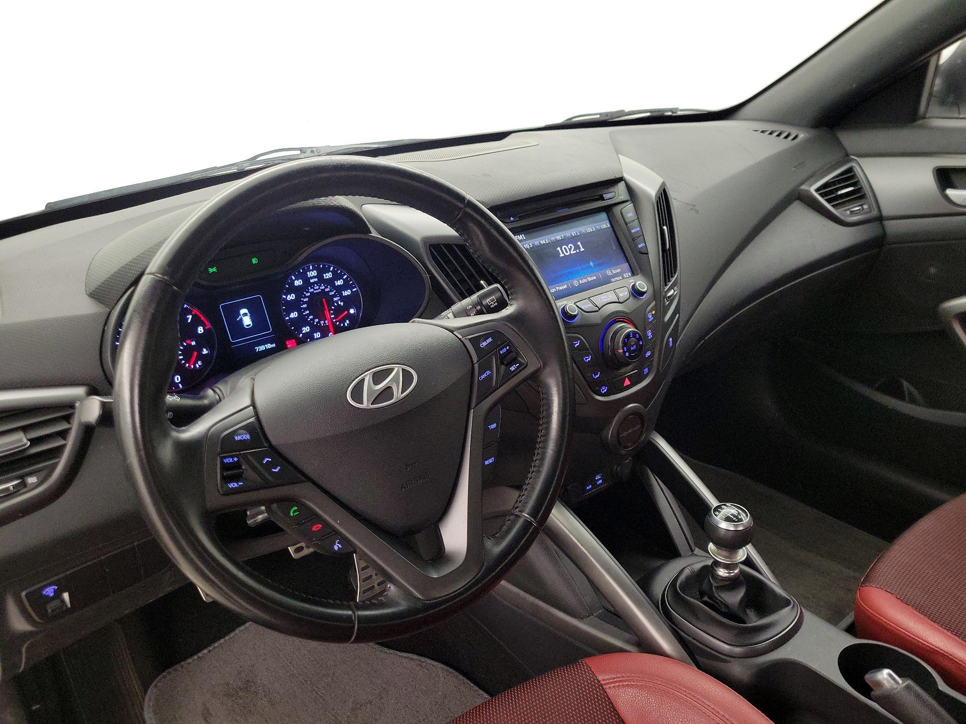 Thumbnail: 2016 Hyundai Veloster - 9