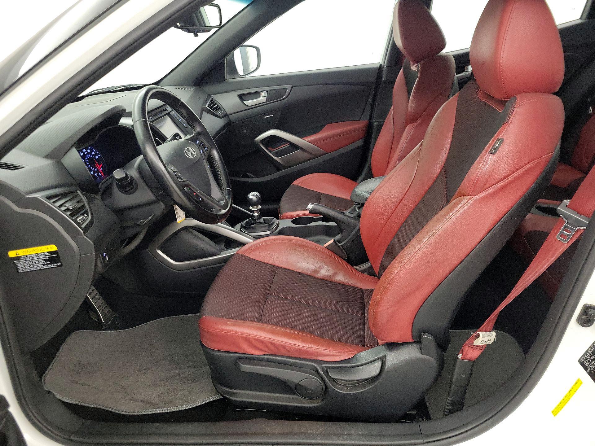 Thumbnail: 2016 Hyundai Veloster - 11