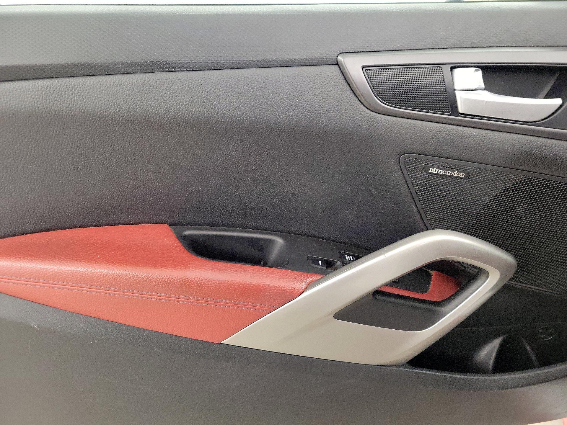 Thumbnail: 2016 Hyundai Veloster - 12