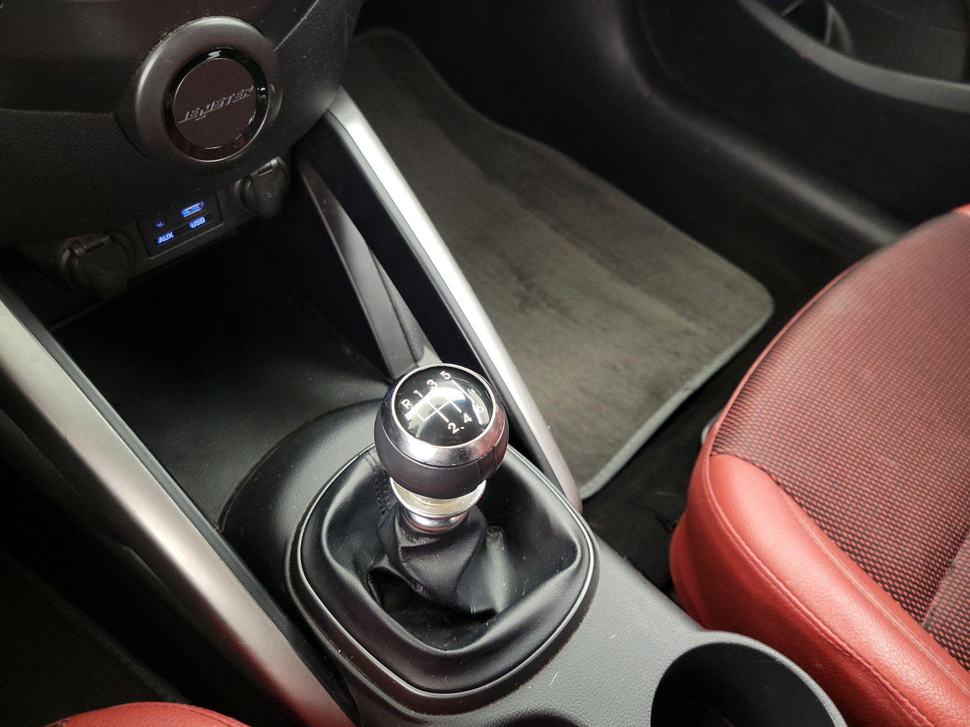 Thumbnail: 2016 Hyundai Veloster - 16