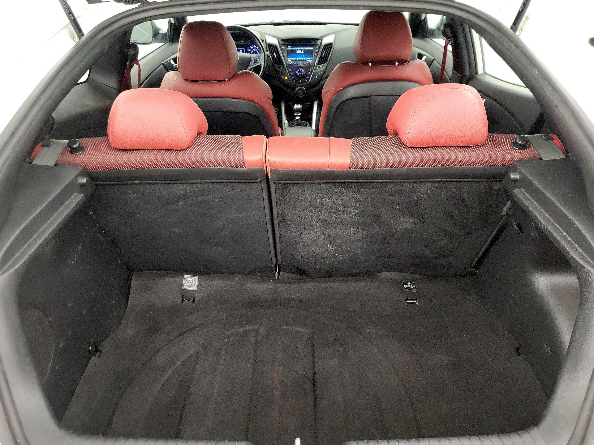 Thumbnail: 2016 Hyundai Veloster - 18