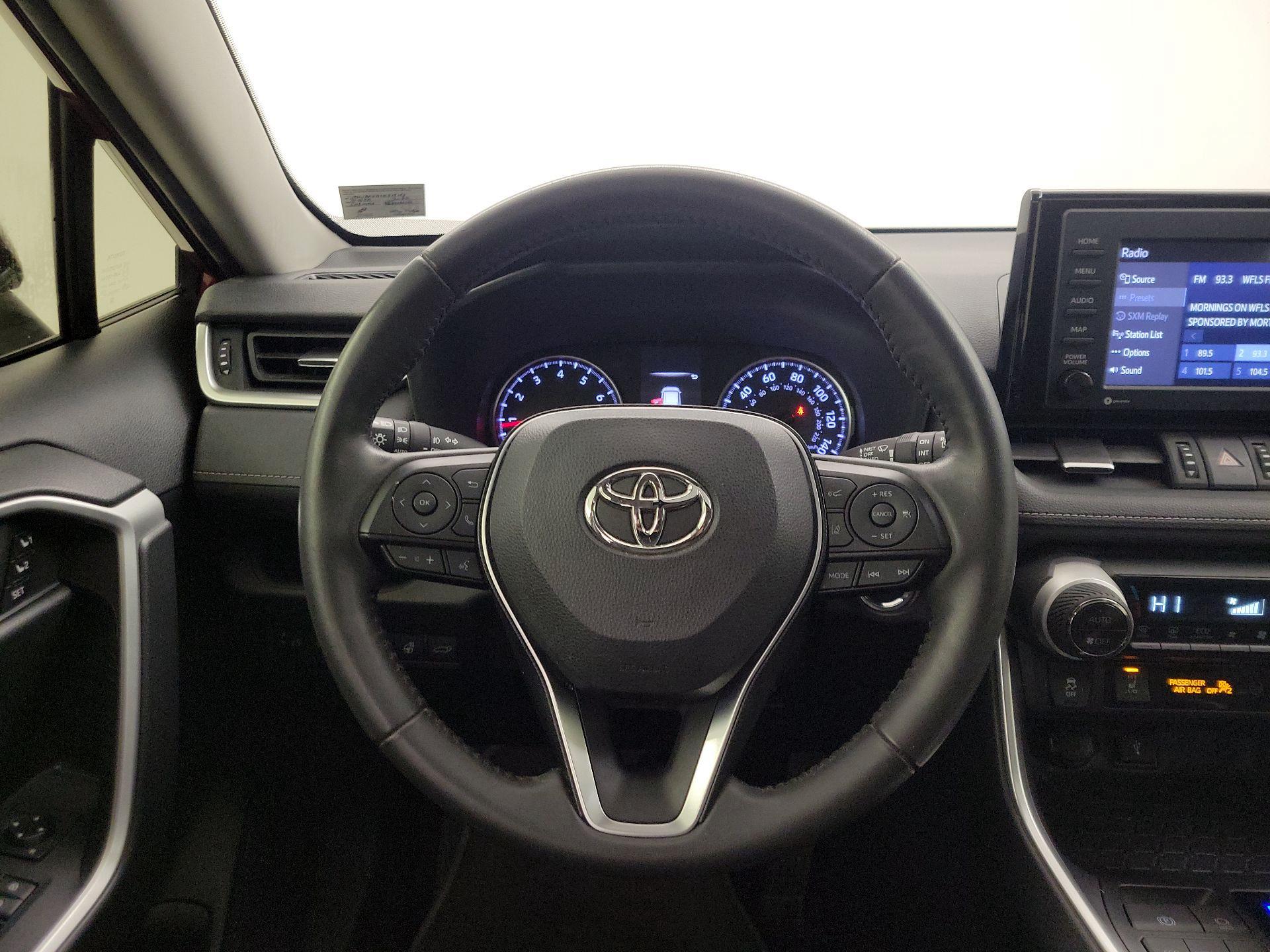 Thumbnail: 2020 Toyota RAV4 - 10