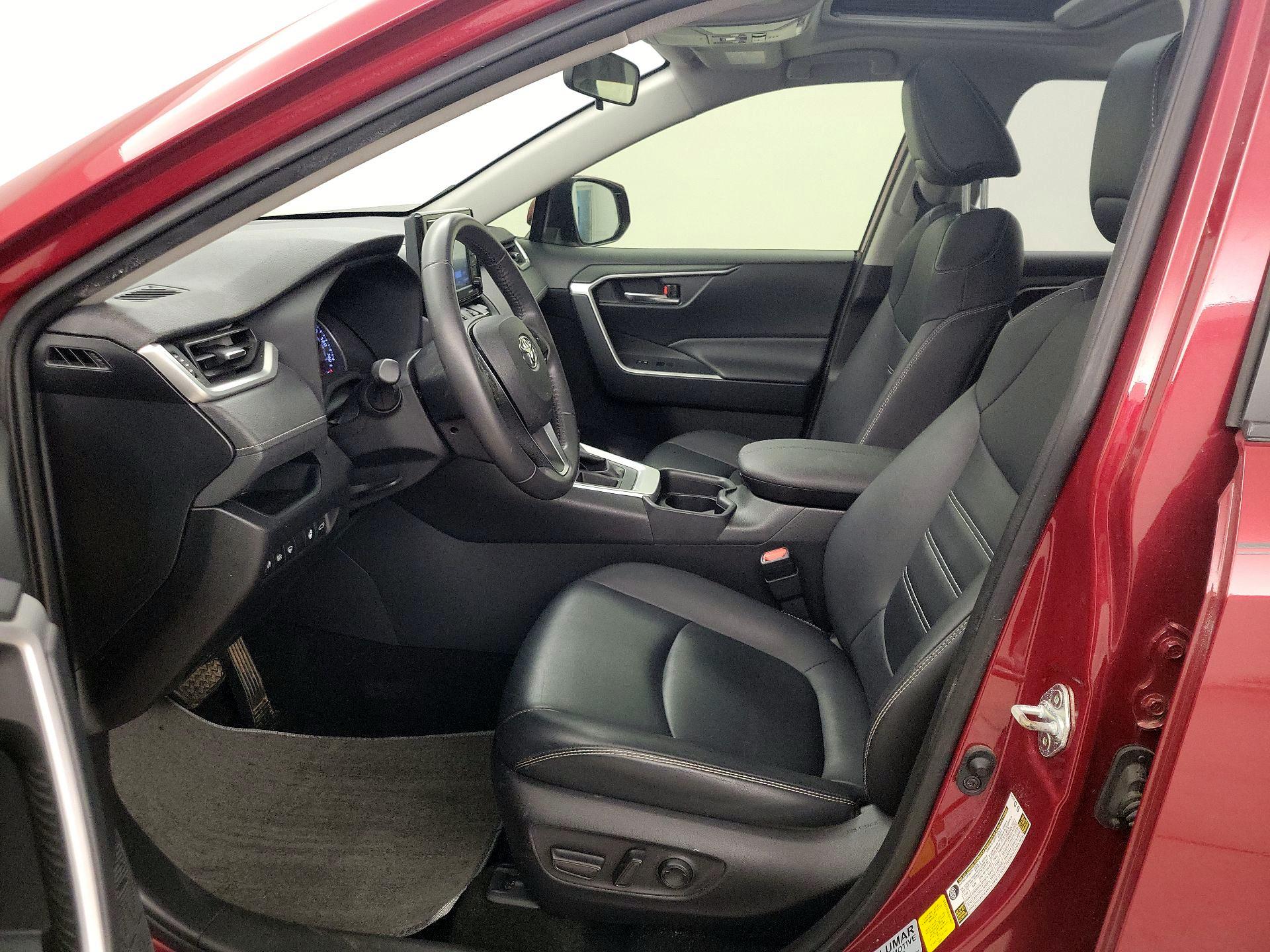 Thumbnail: 2020 Toyota RAV4 - 11