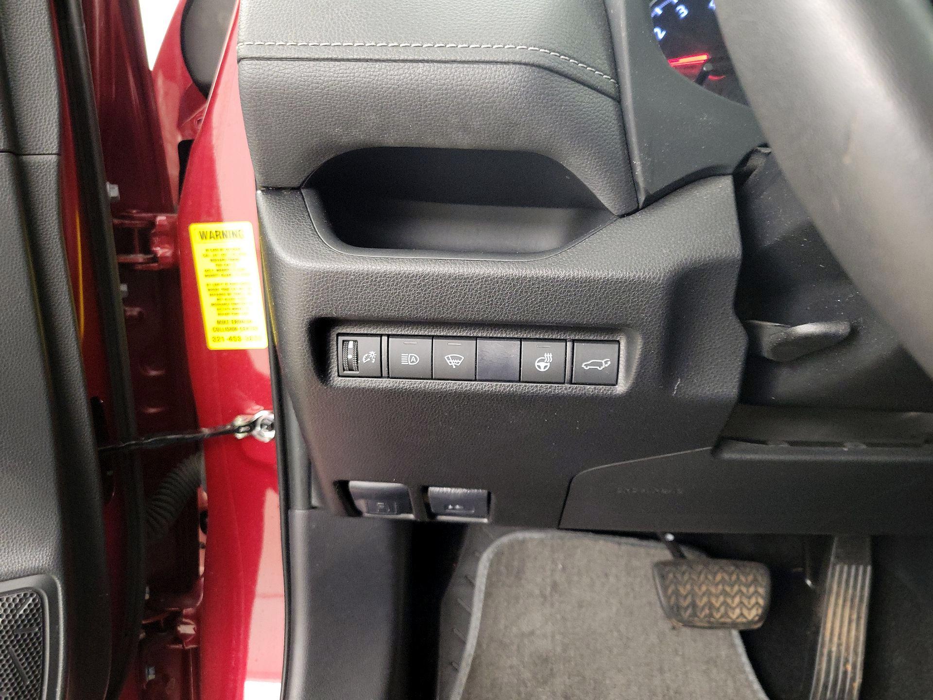 Thumbnail: 2020 Toyota RAV4 - 13