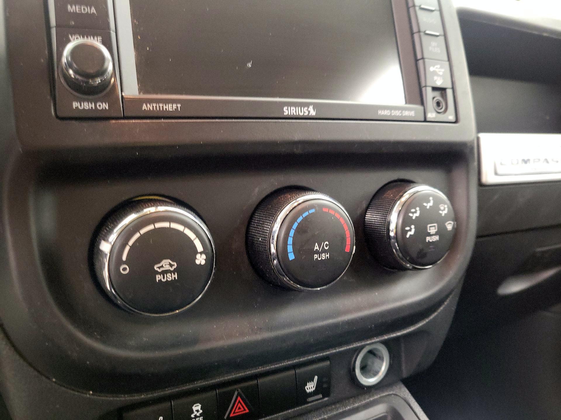 Thumbnail: 2016 Jeep Compass - 15