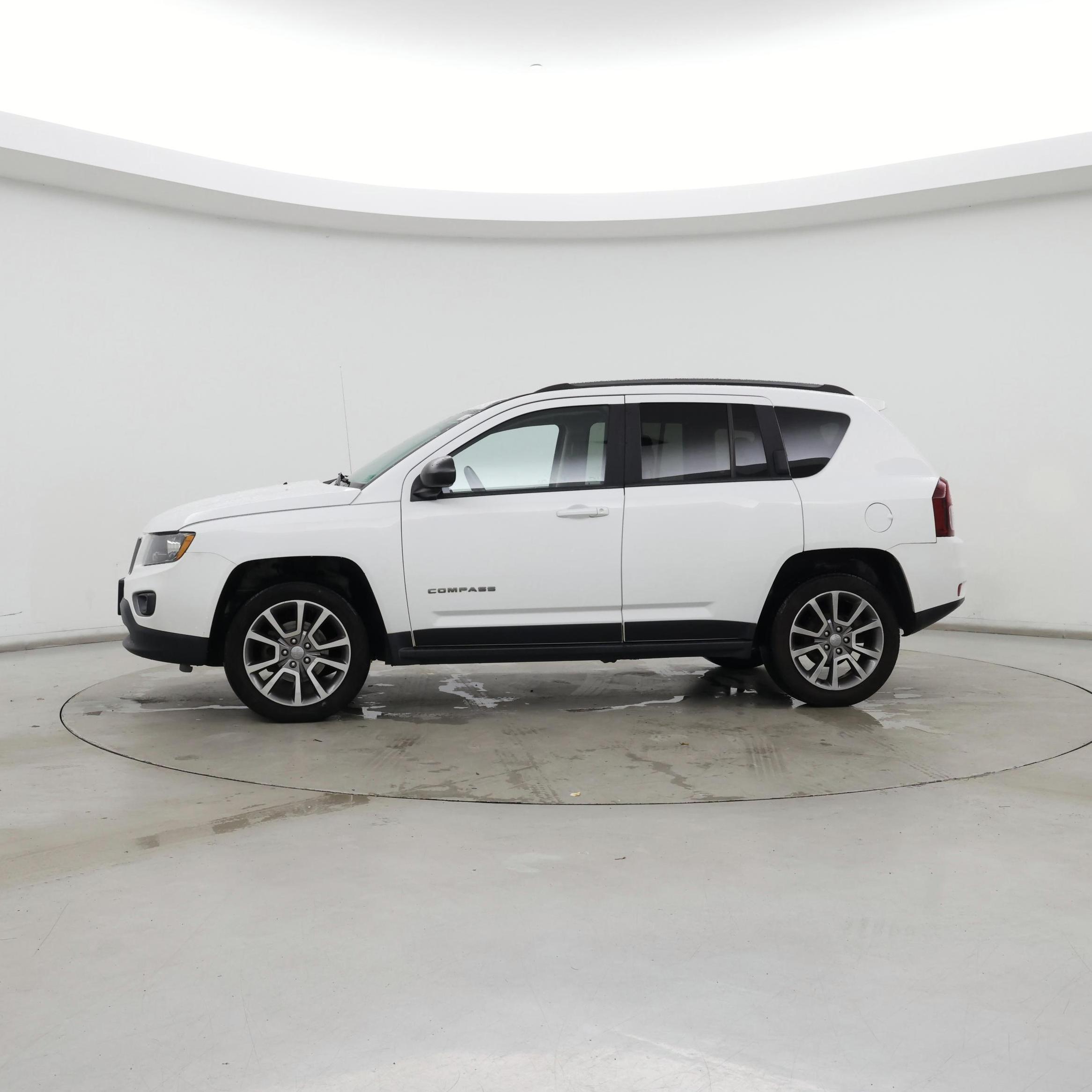 Thumbnail: 2016 Jeep Compass - 3