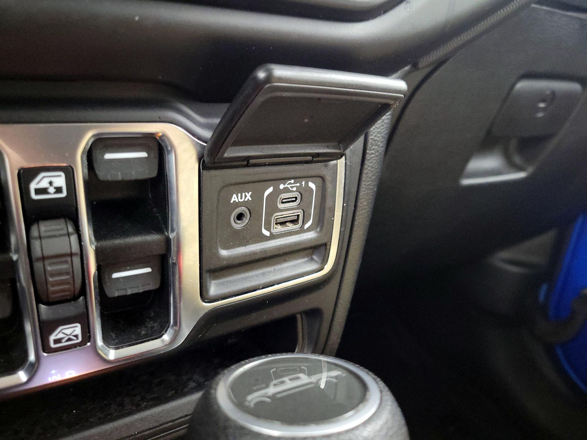 Thumbnail: 2021 Jeep Gladiator - 18