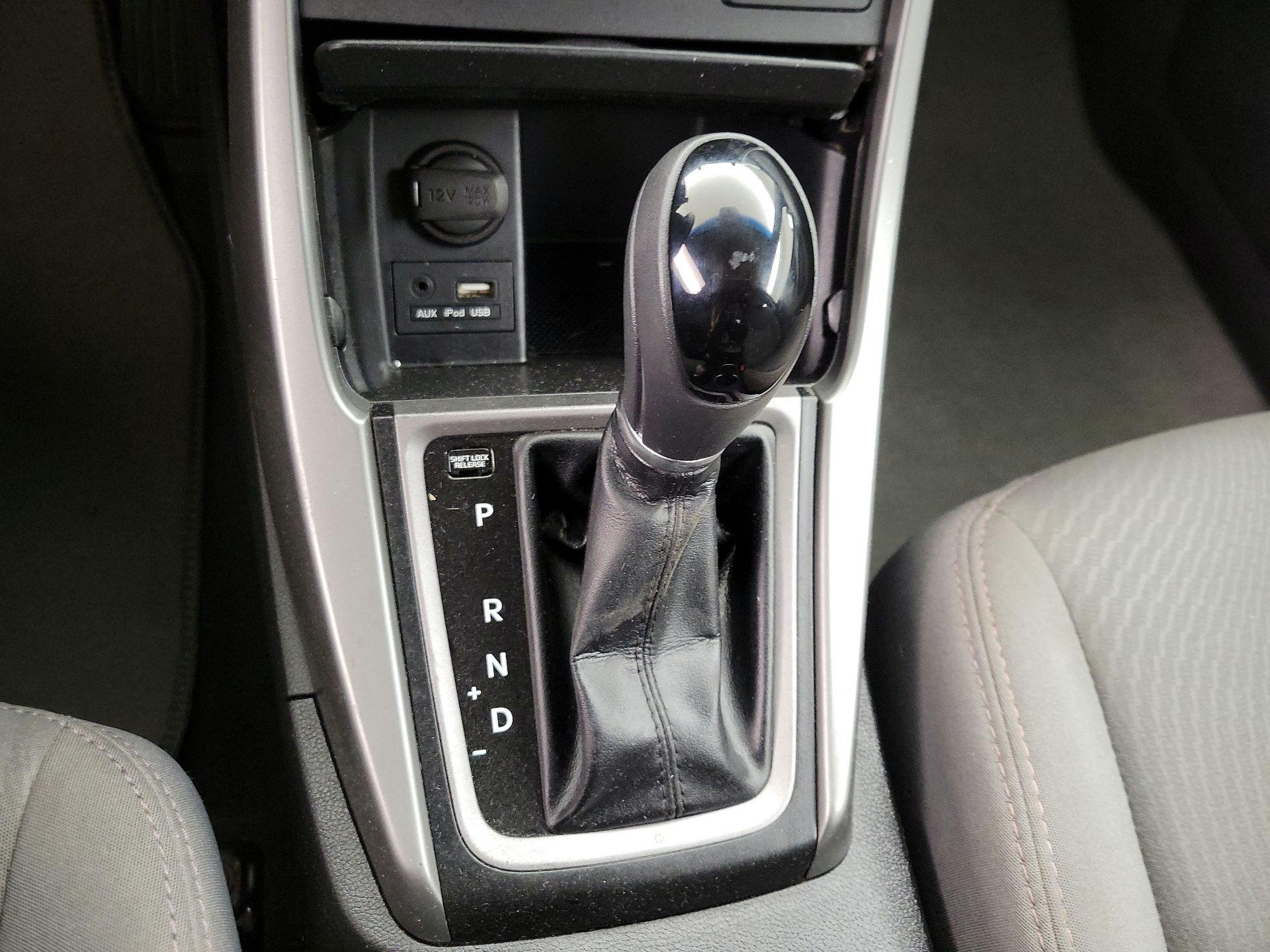 Thumbnail: 2016 Hyundai Elantra - 17