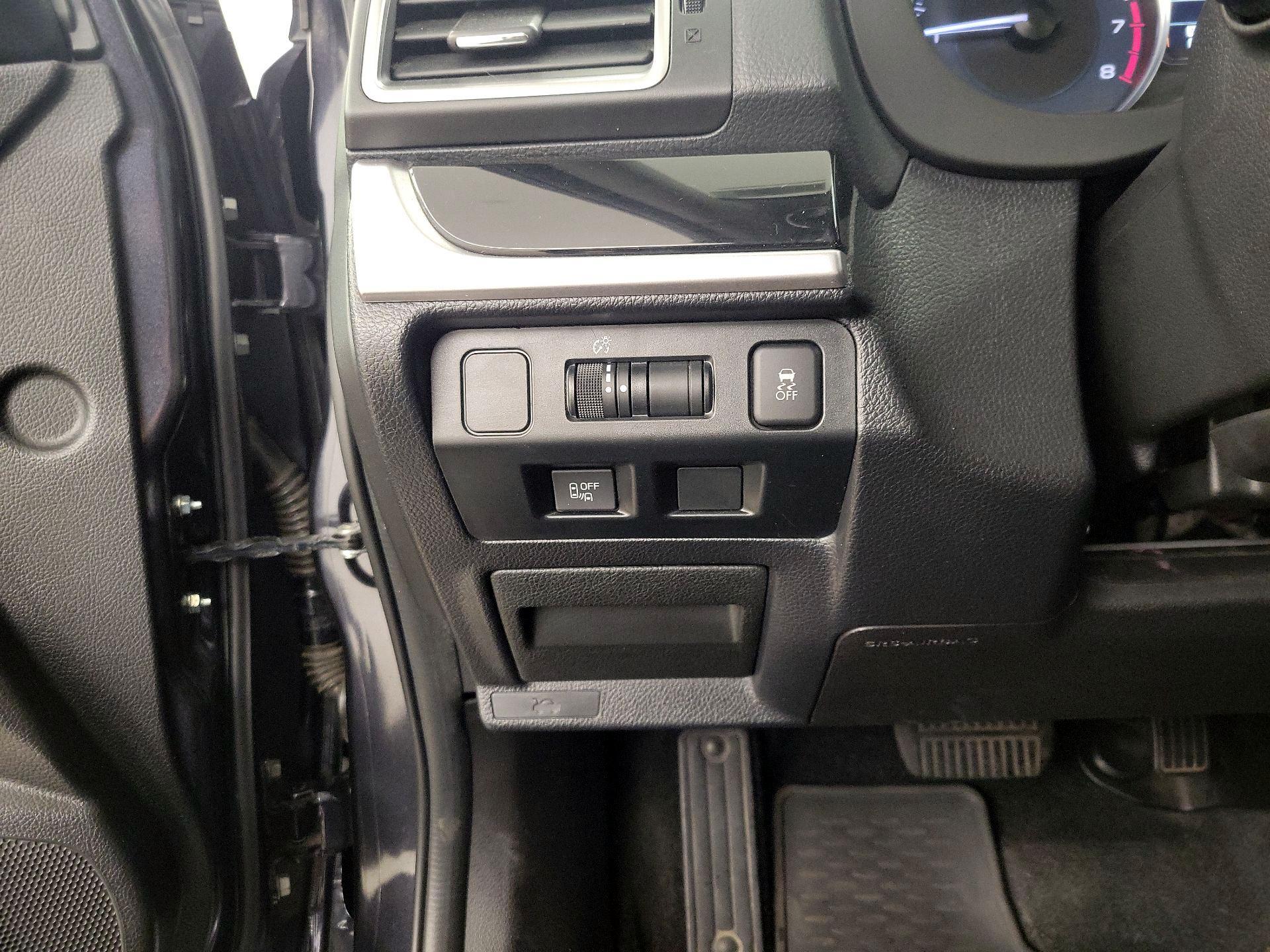 Thumbnail: 2017 Subaru Crosstrek - 13