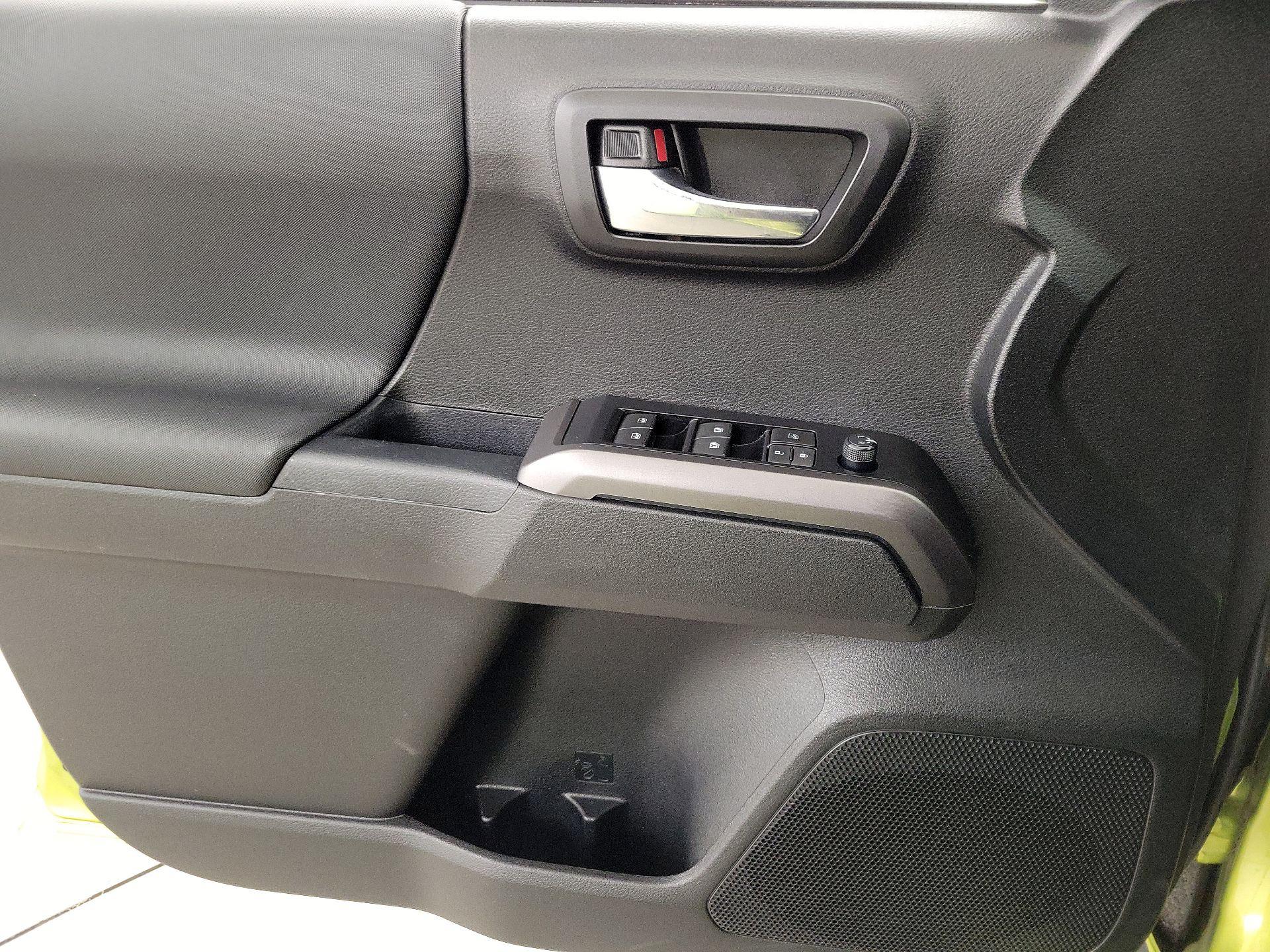 Thumbnail: 2022 Toyota Tacoma - 12