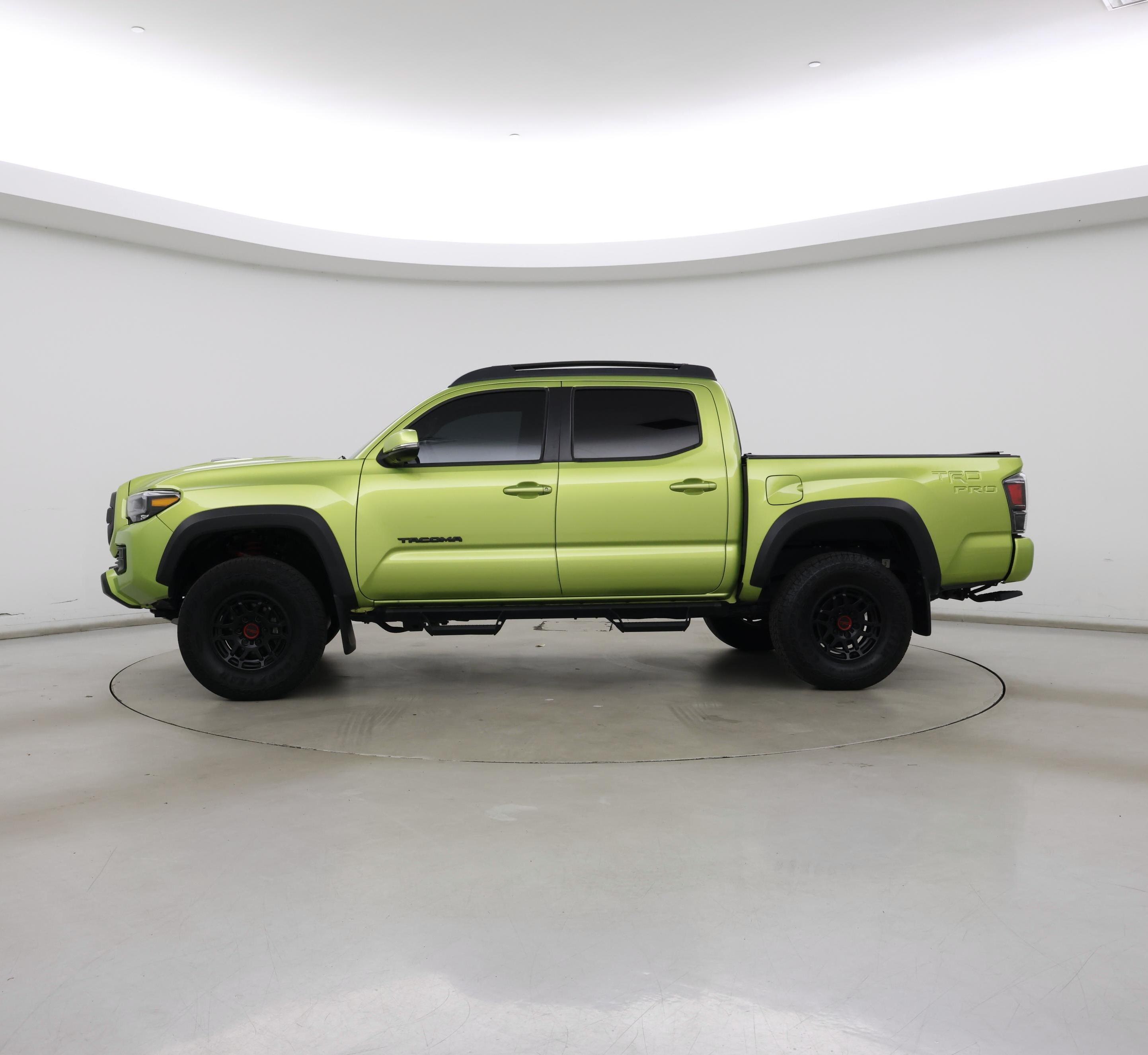 Thumbnail: 2022 Toyota Tacoma - 3