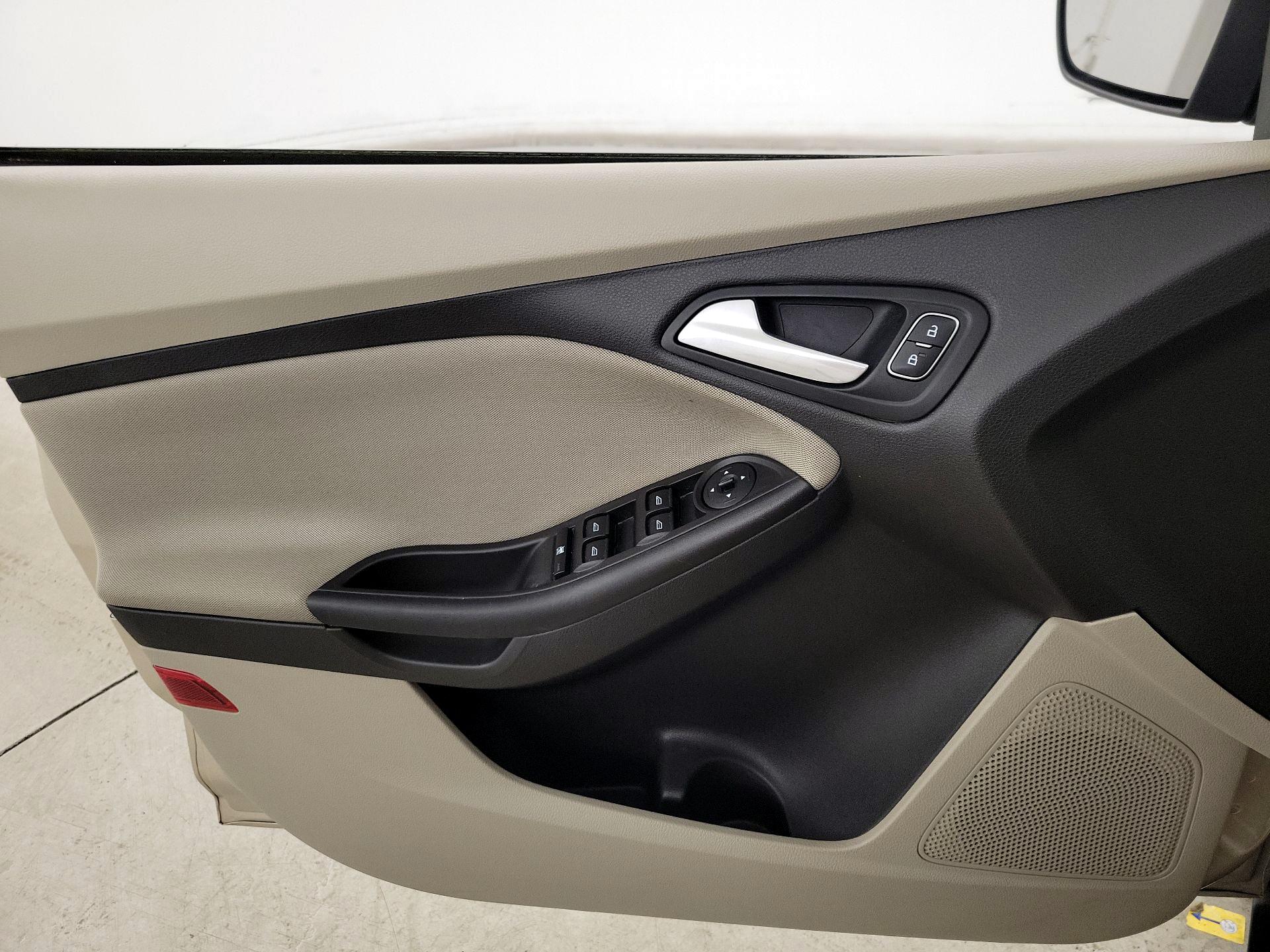 Thumbnail: 2018 Ford Focus - 12