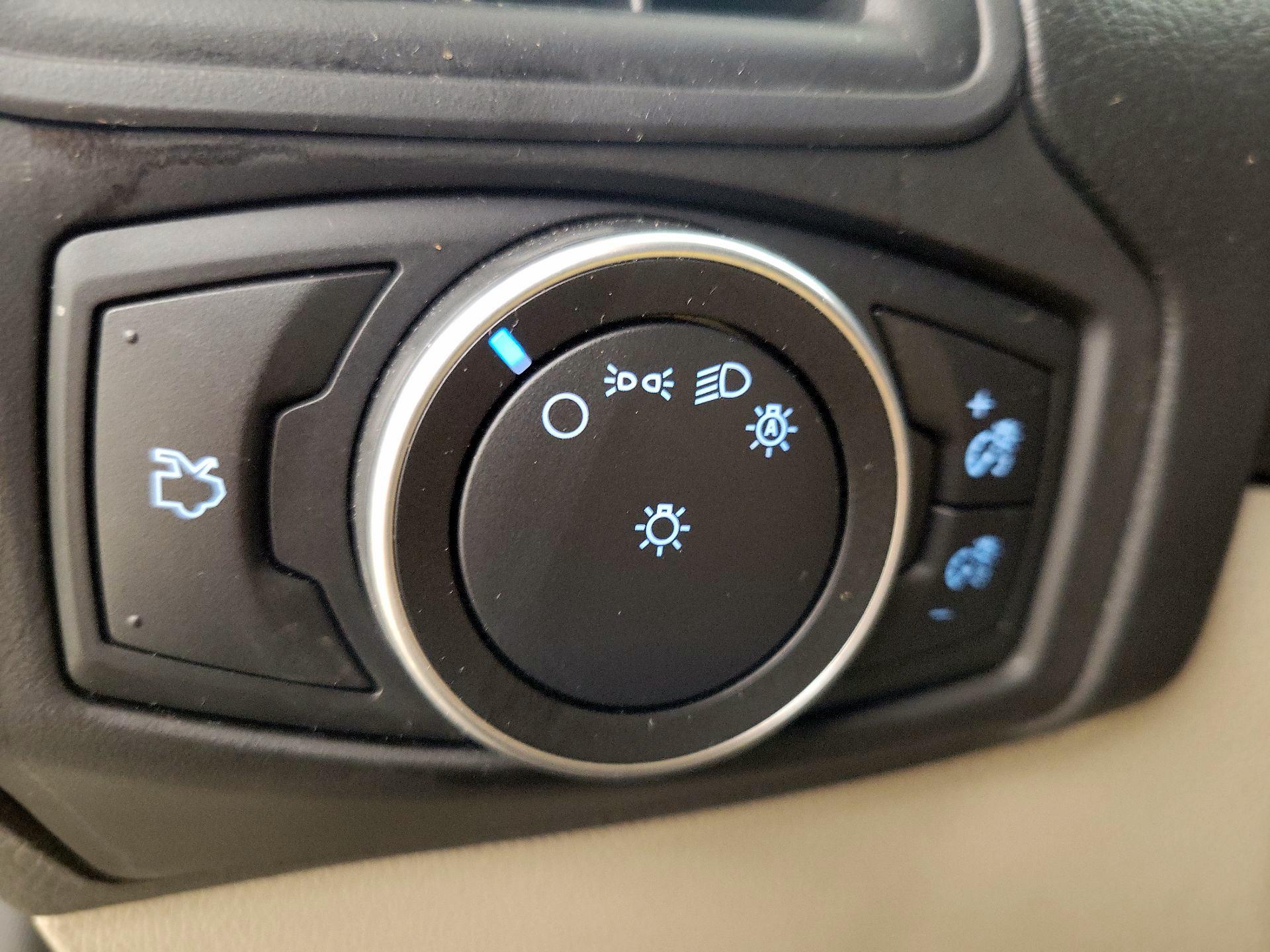 Thumbnail: 2018 Ford Focus - 13