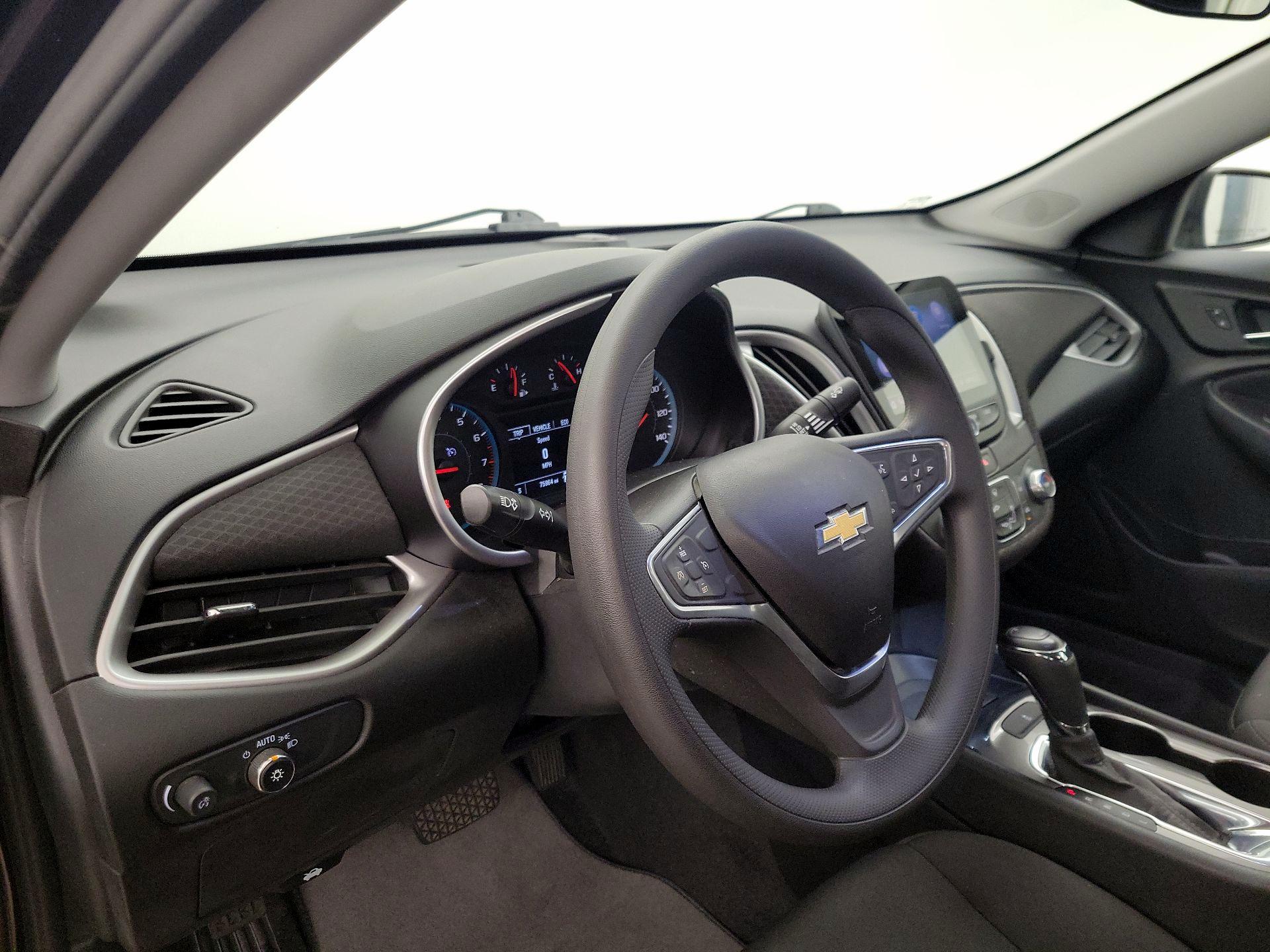 Thumbnail: 2020 Chevrolet Malibu - 9