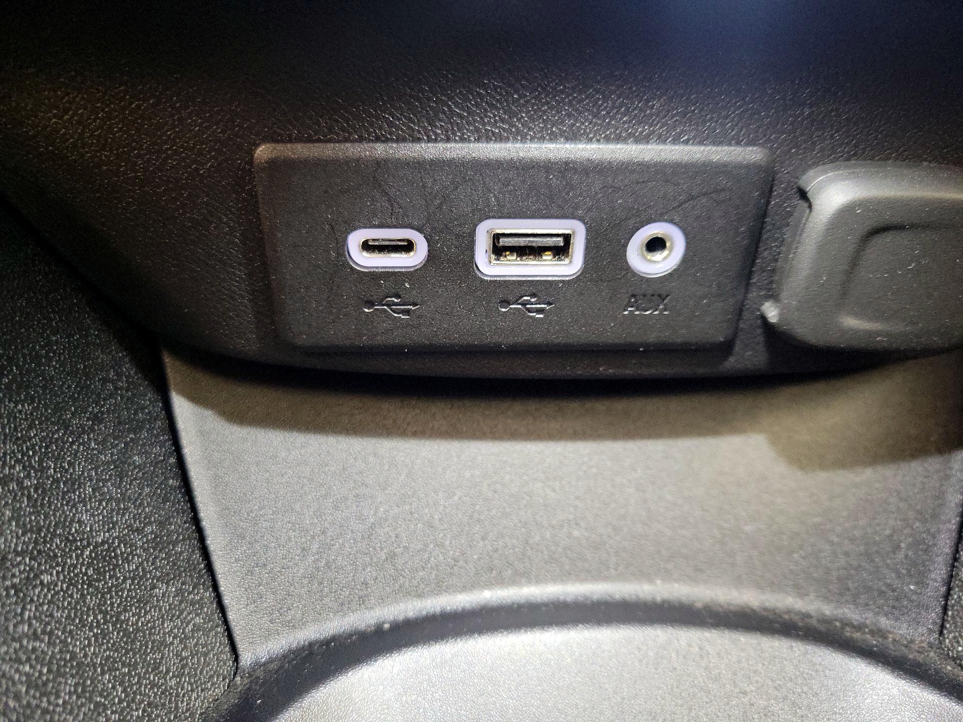 Thumbnail: 2020 Chevrolet Malibu - 18